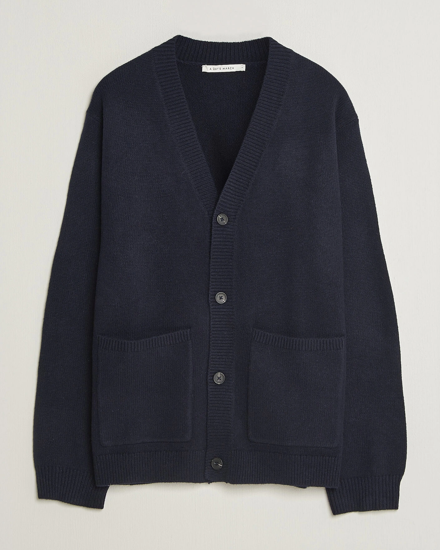 Herr | Tröjor | A Day's March | Jarrow Lambswool Cardigan Navy