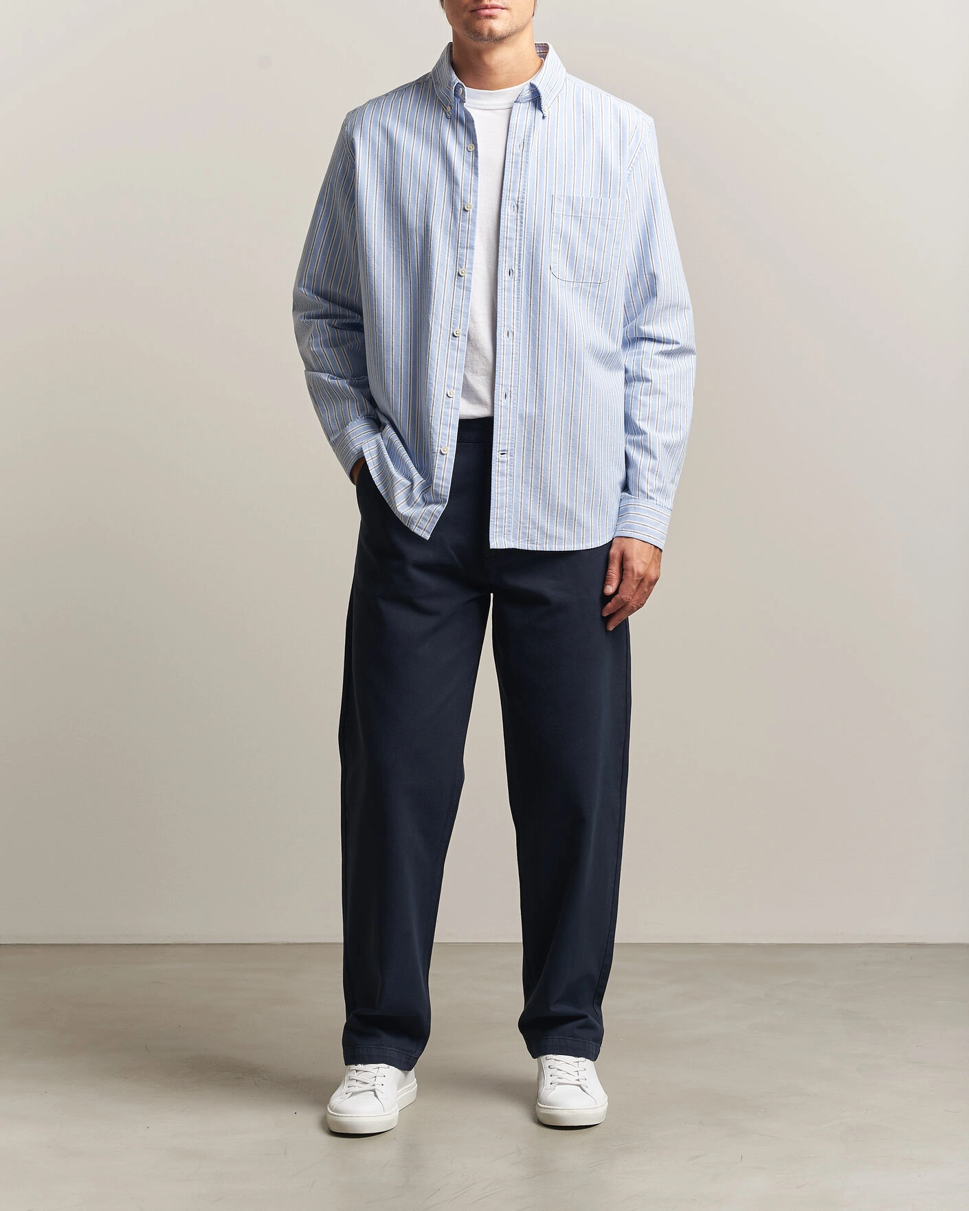Herr | Skjortor | A Day's March | Classic Flag Striped Oxford Shirt White/Blue/Black