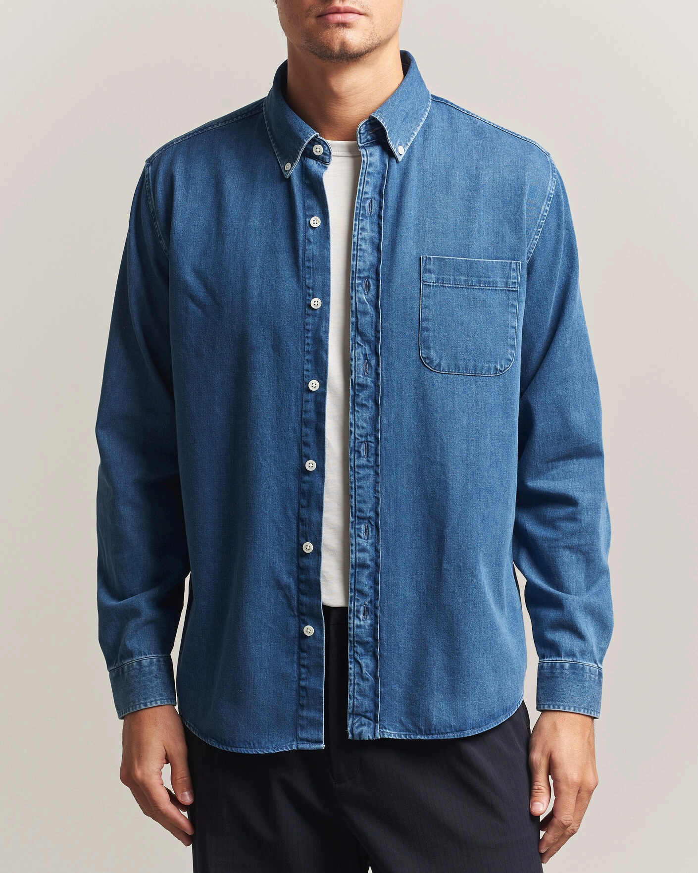 Herr | Skjortor | A Day's March | Original Button Down Denim Shirt Mid Blue