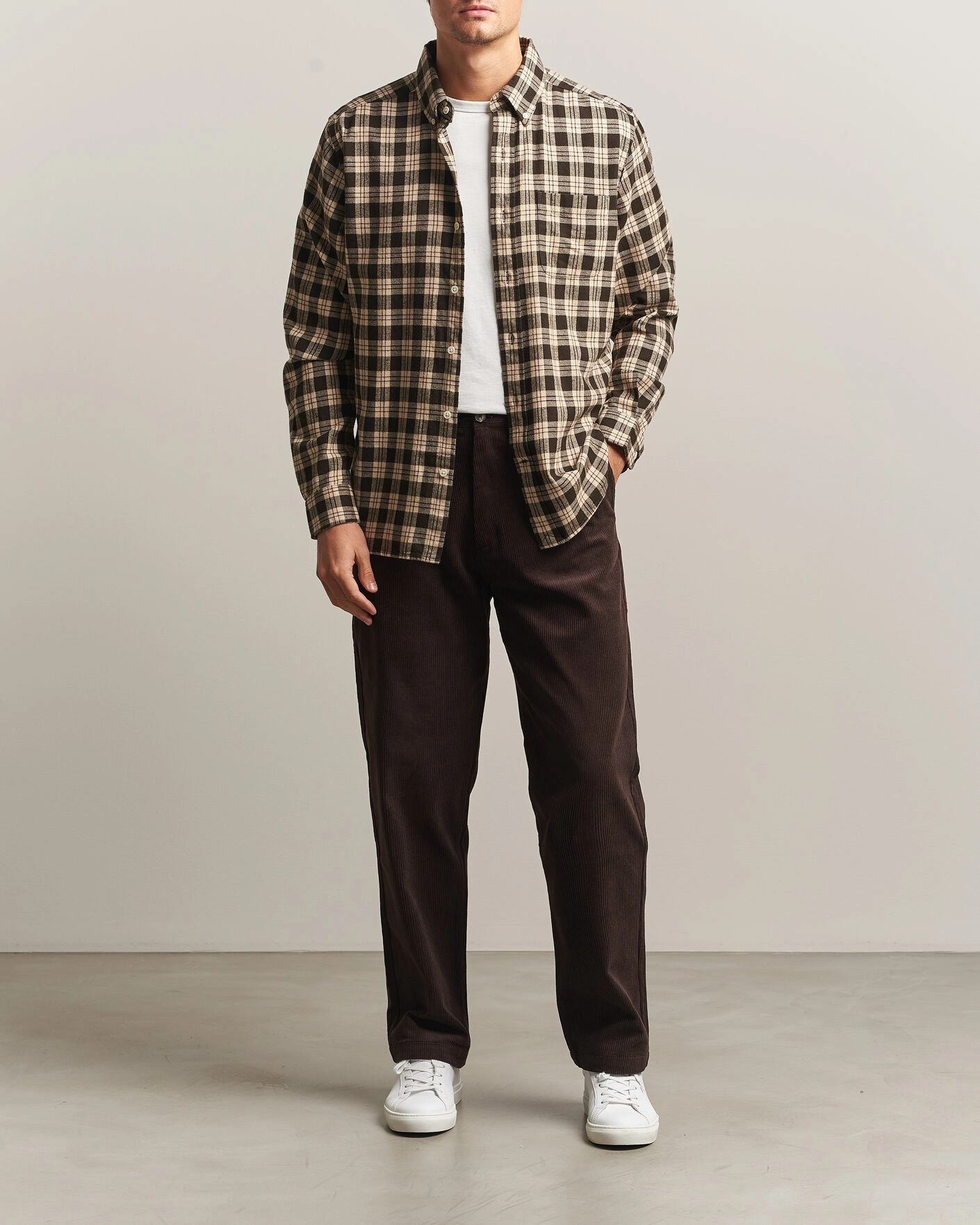Herr | Byxor | A Day's March | Redwood Corduroy Trousers Dark Brown