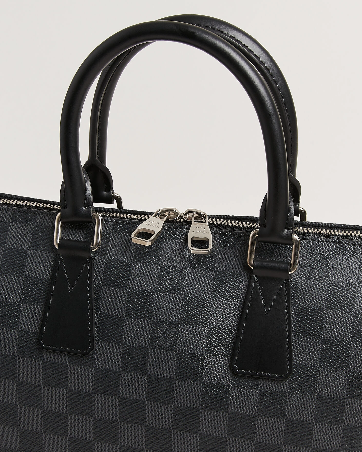 Herr | Pre-Owned & Vintage Bags | Louis Vuitton Pre-Owned | Porte Documents Bag Damier Graphite