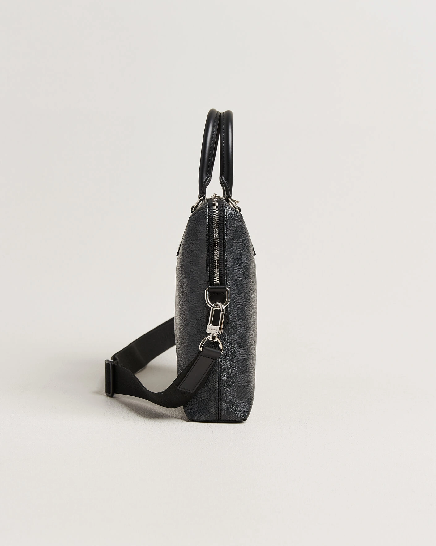 Herr | Pre-Owned & Vintage Bags | Louis Vuitton Pre-Owned | Porte Documents Bag Damier Graphite