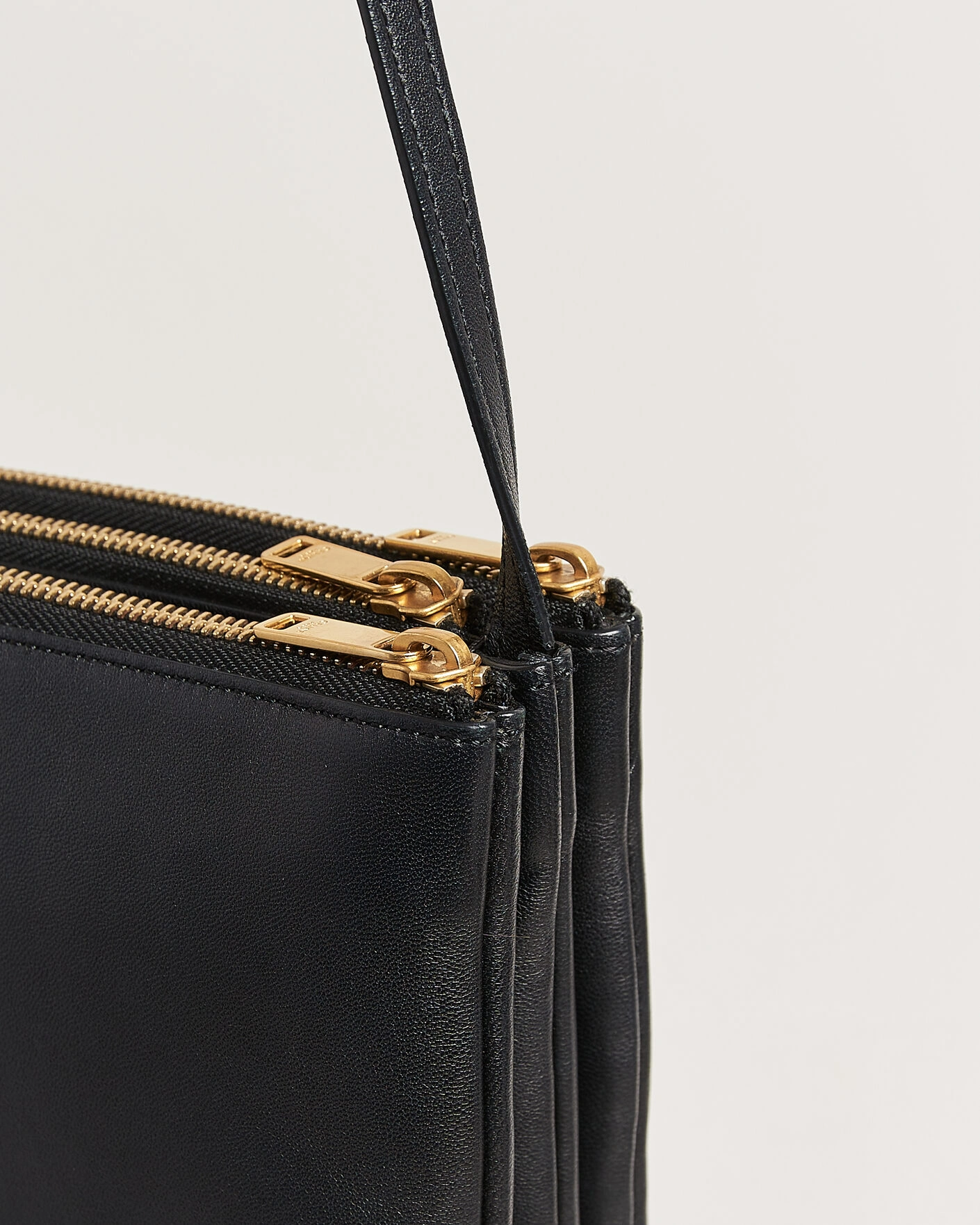 Herr | Pre-Owned & Vintage Bags | Celine Pre-Owned | Trio Bag Small Leather Black
