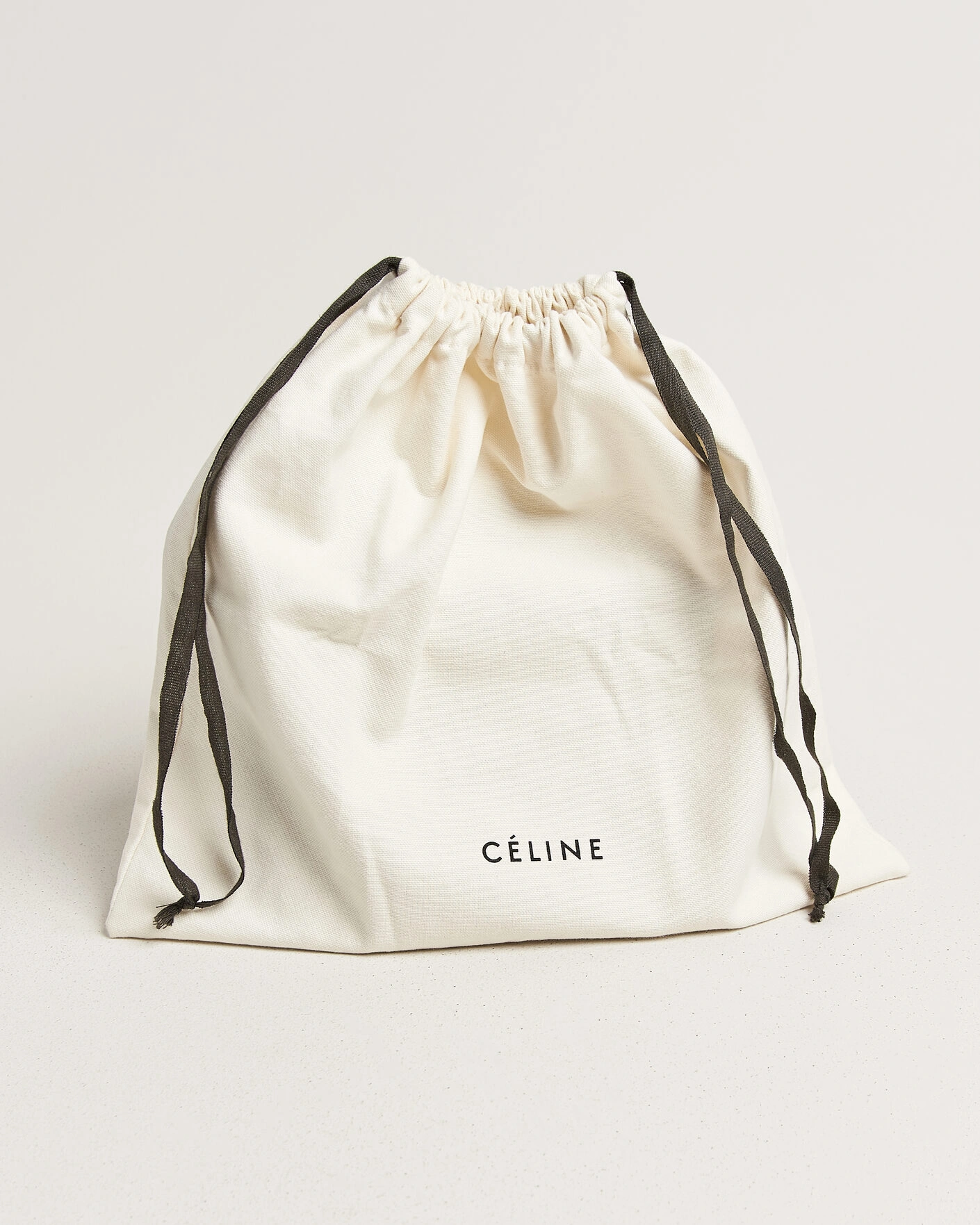 Herr | Pre-Owned & Vintage Bags | Celine Pre-Owned | Trio Bag Medium Leather Black