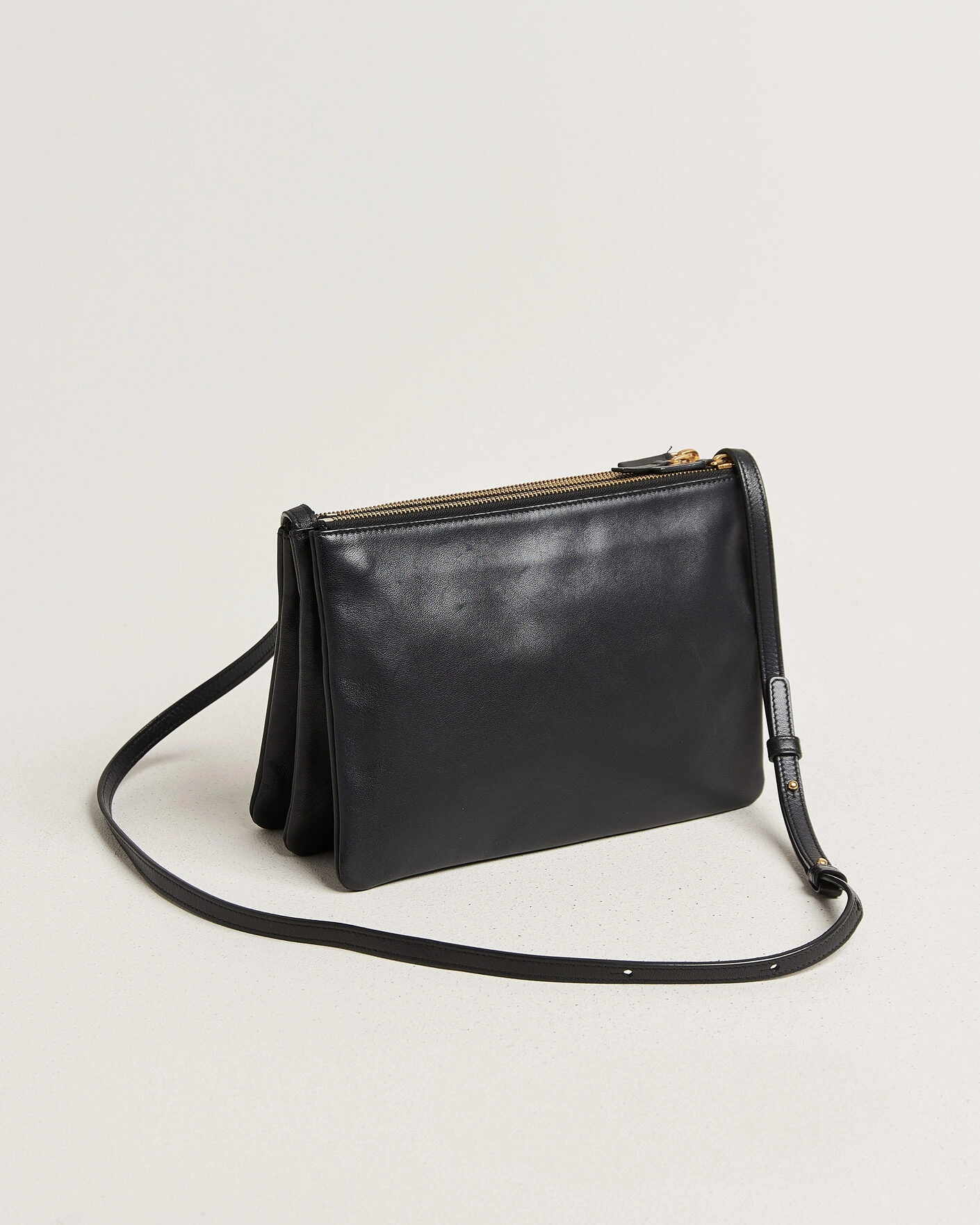 Herr | Pre-Owned & Vintage Bags | Celine Pre-Owned | Trio Bag Medium Leather Black