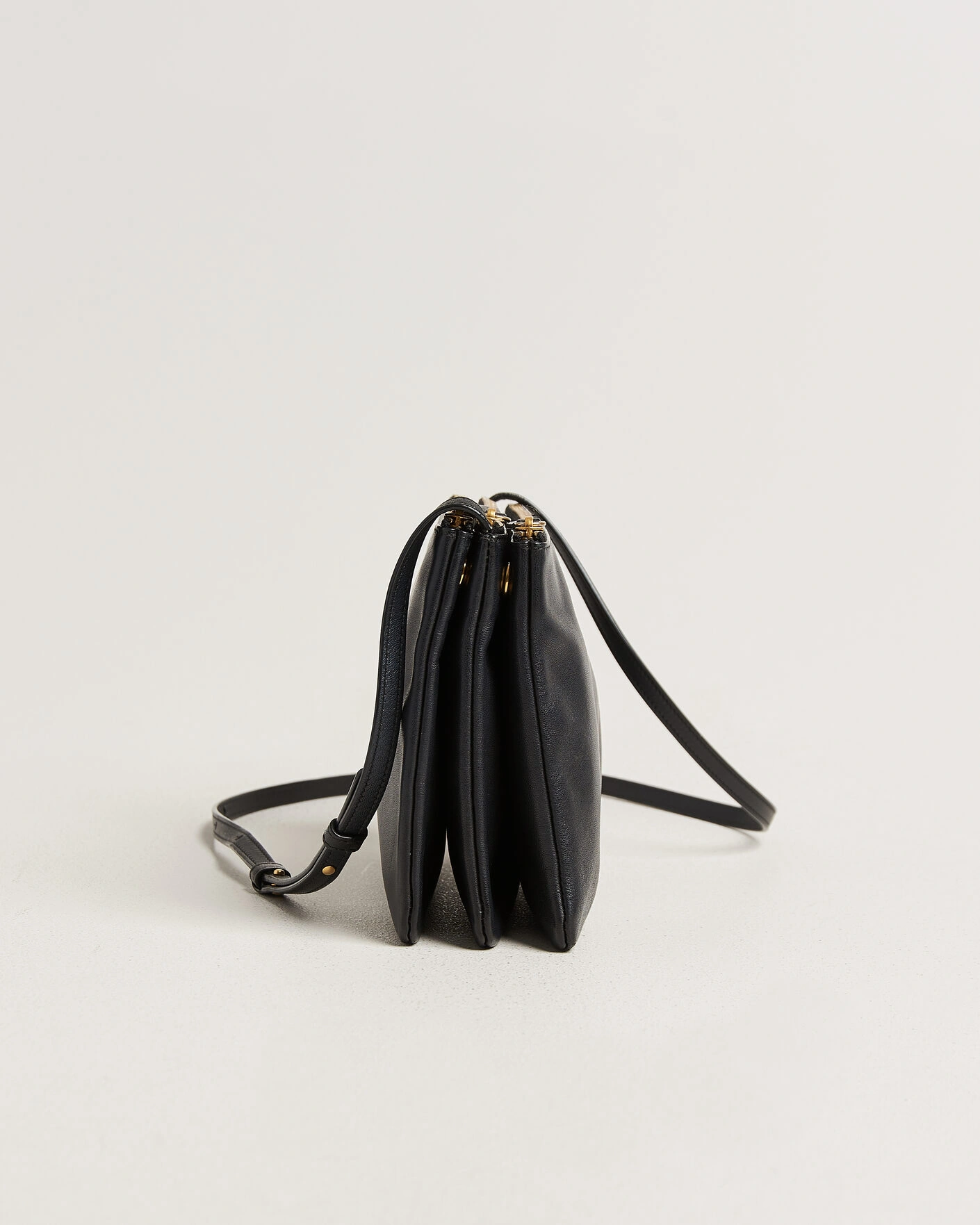 Herr | Pre-Owned & Vintage Bags | Celine Pre-Owned | Trio Bag Medium Leather Black