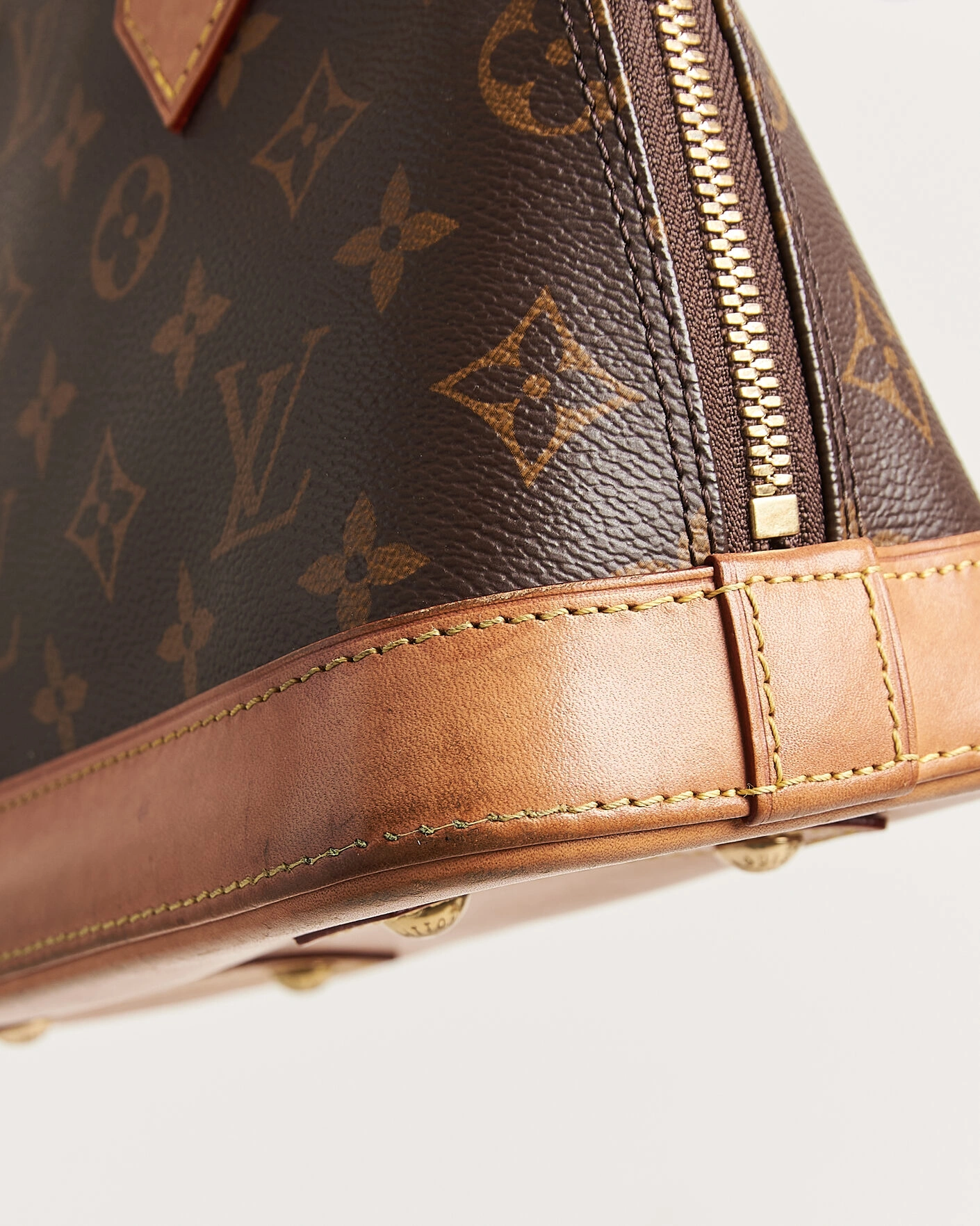 Herr | Pre-Owned & Vintage Bags | Louis Vuitton Pre-Owned | Alma BB Monogram