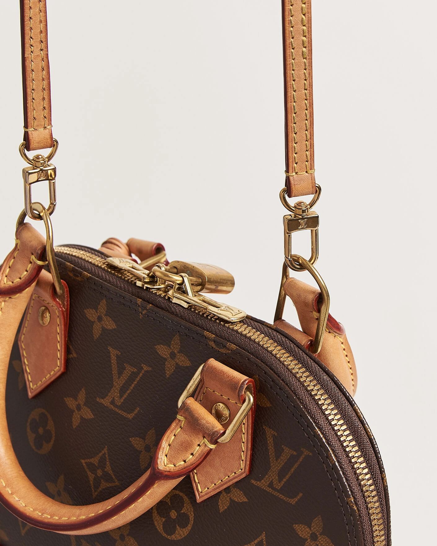 Herr | Pre-Owned & Vintage Bags | Louis Vuitton Pre-Owned | Alma BB Monogram
