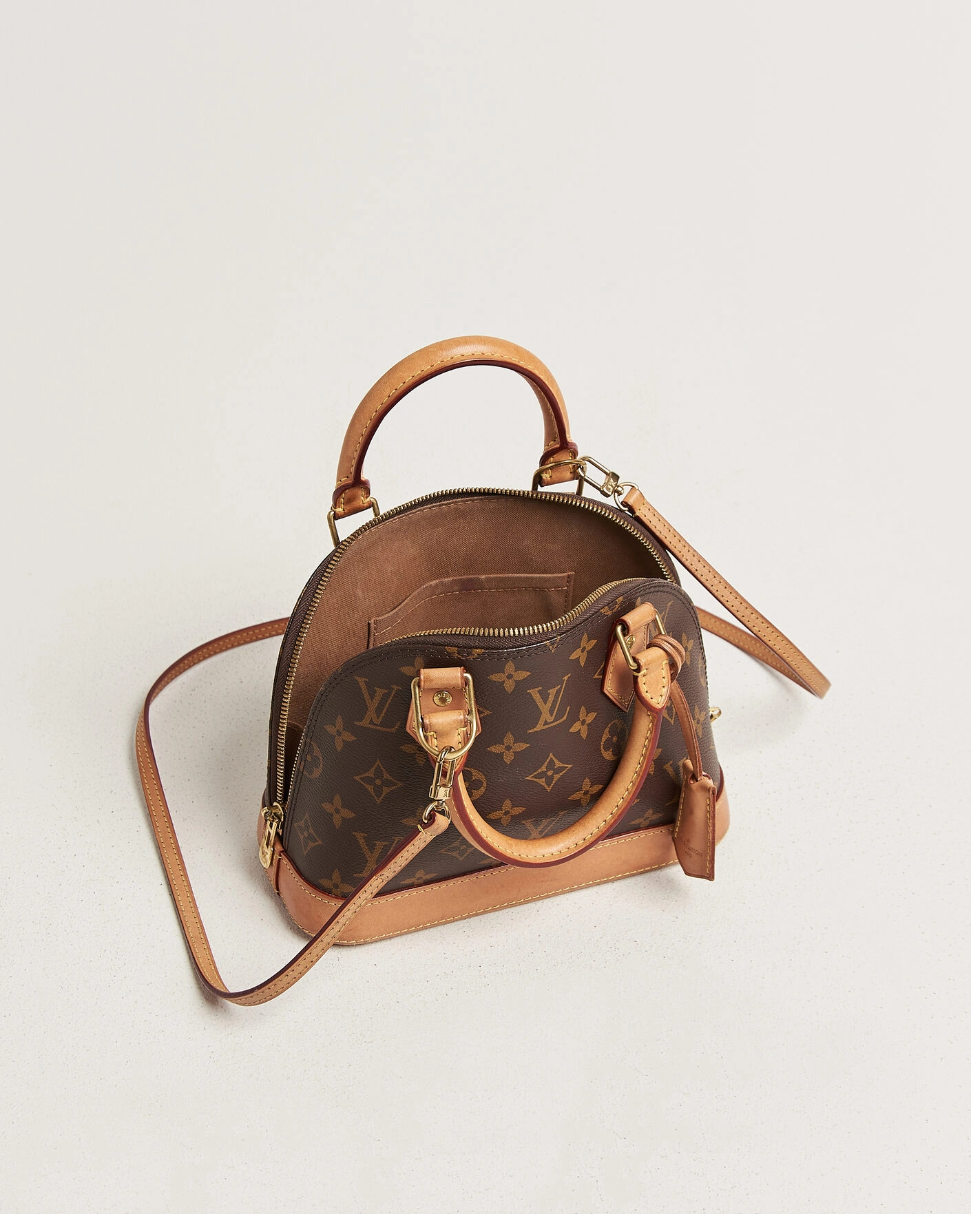 Herr | Pre-Owned & Vintage Bags | Louis Vuitton Pre-Owned | Alma BB Monogram