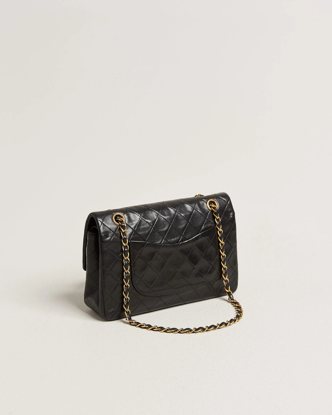 Herr | Pre-Owned & Vintage Bags | Chanel Pre-Owned | Classic Medium Double Flap Bag Lambskin Black