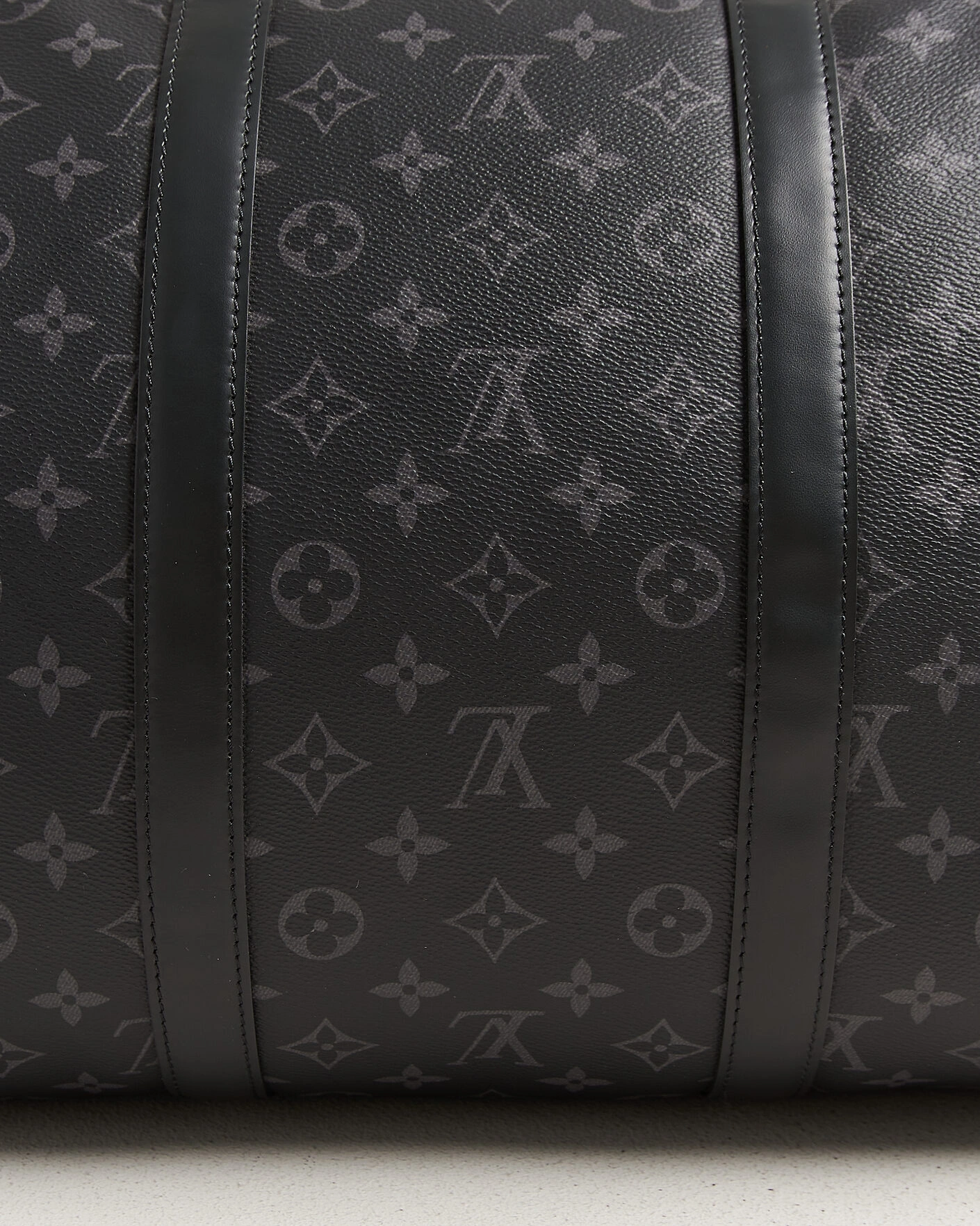 Herr | Pre-Owned & Vintage Bags | Louis Vuitton Pre-Owned | Keepall 55 Bandoulière Monogram Eclipse