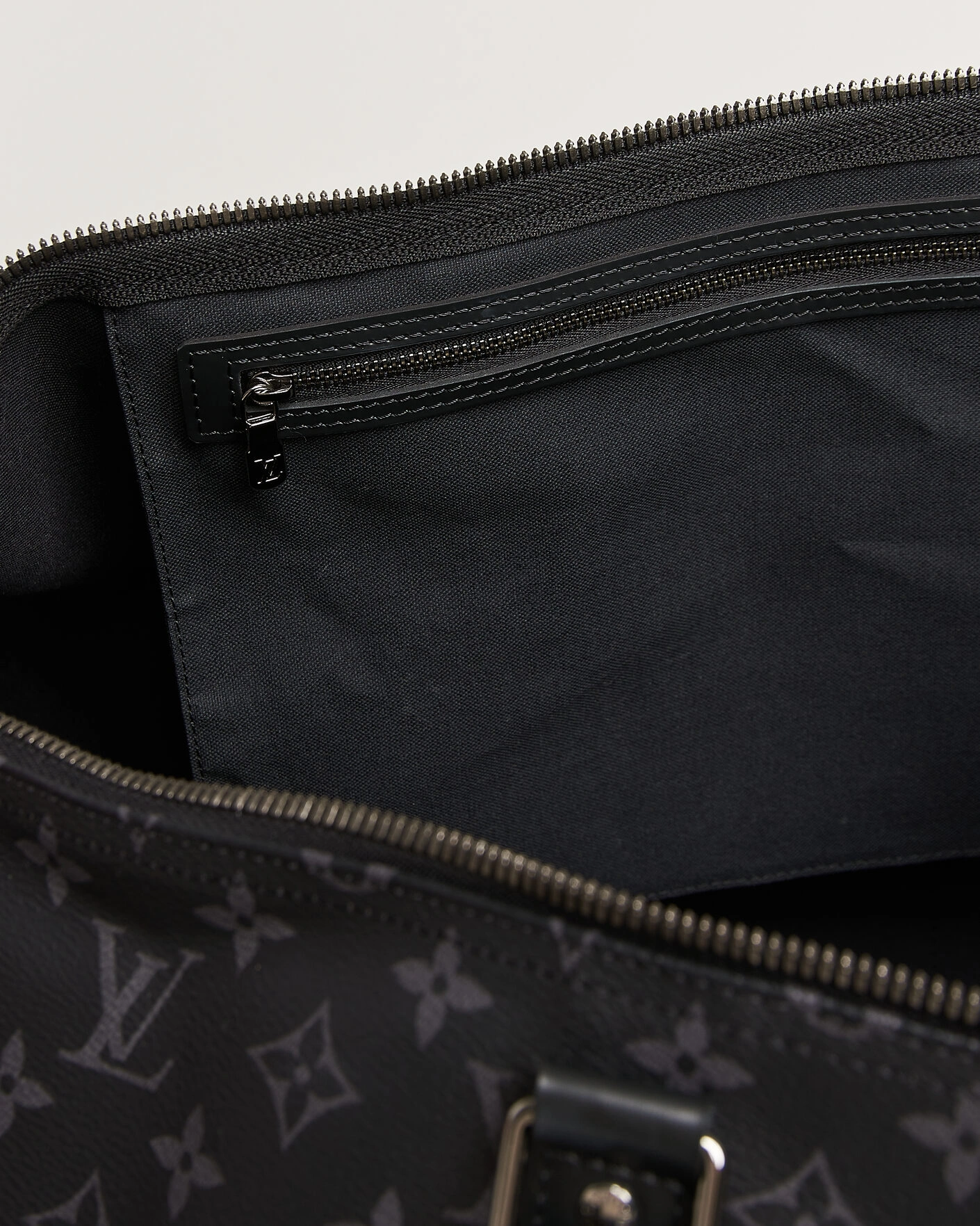 Herr | Pre-Owned & Vintage Bags | Louis Vuitton Pre-Owned | Keepall 55 Bandoulière Monogram Eclipse