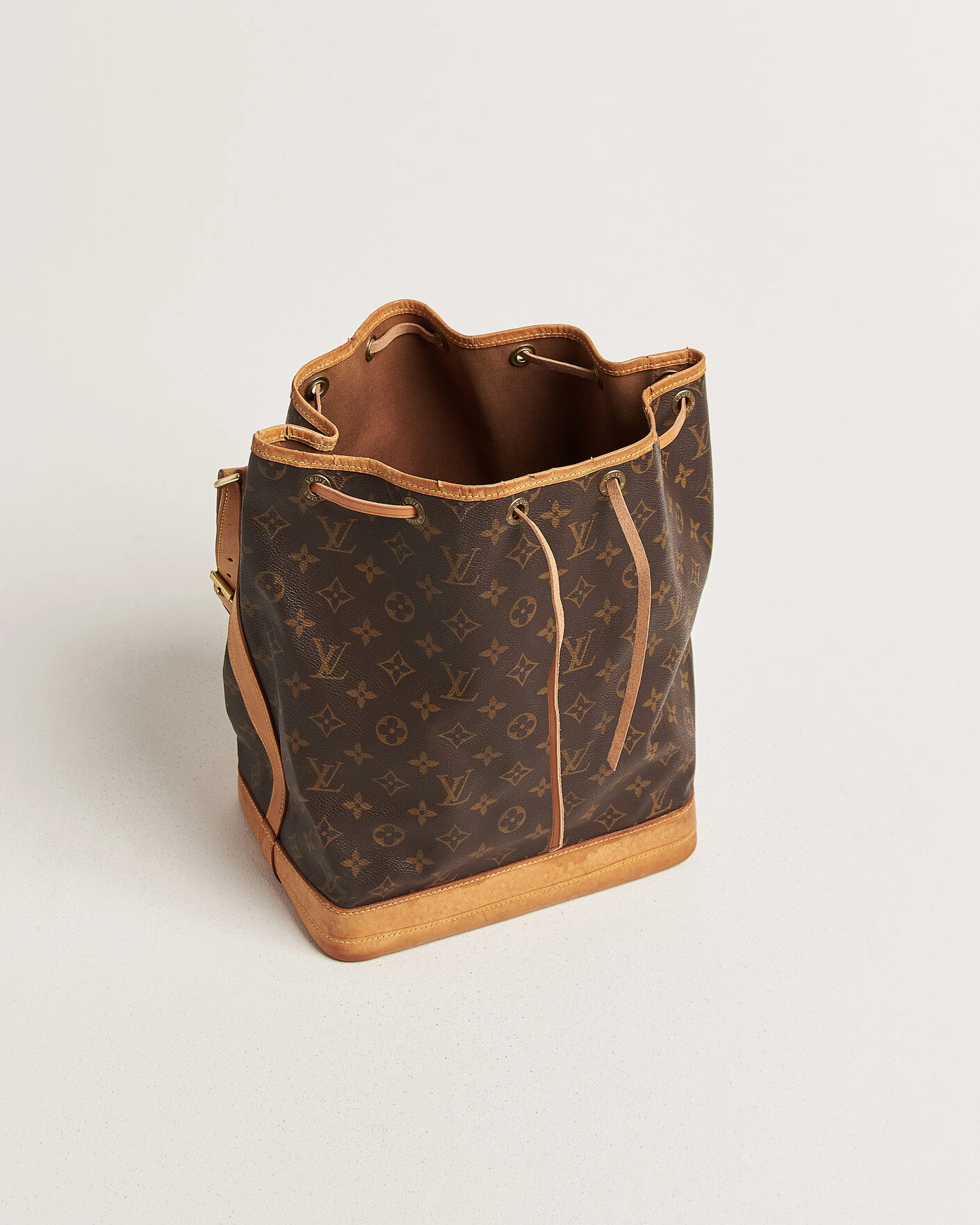 Herr | Pre-Owned & Vintage Bags | Louis Vuitton Pre-Owned | Noé Monogram
