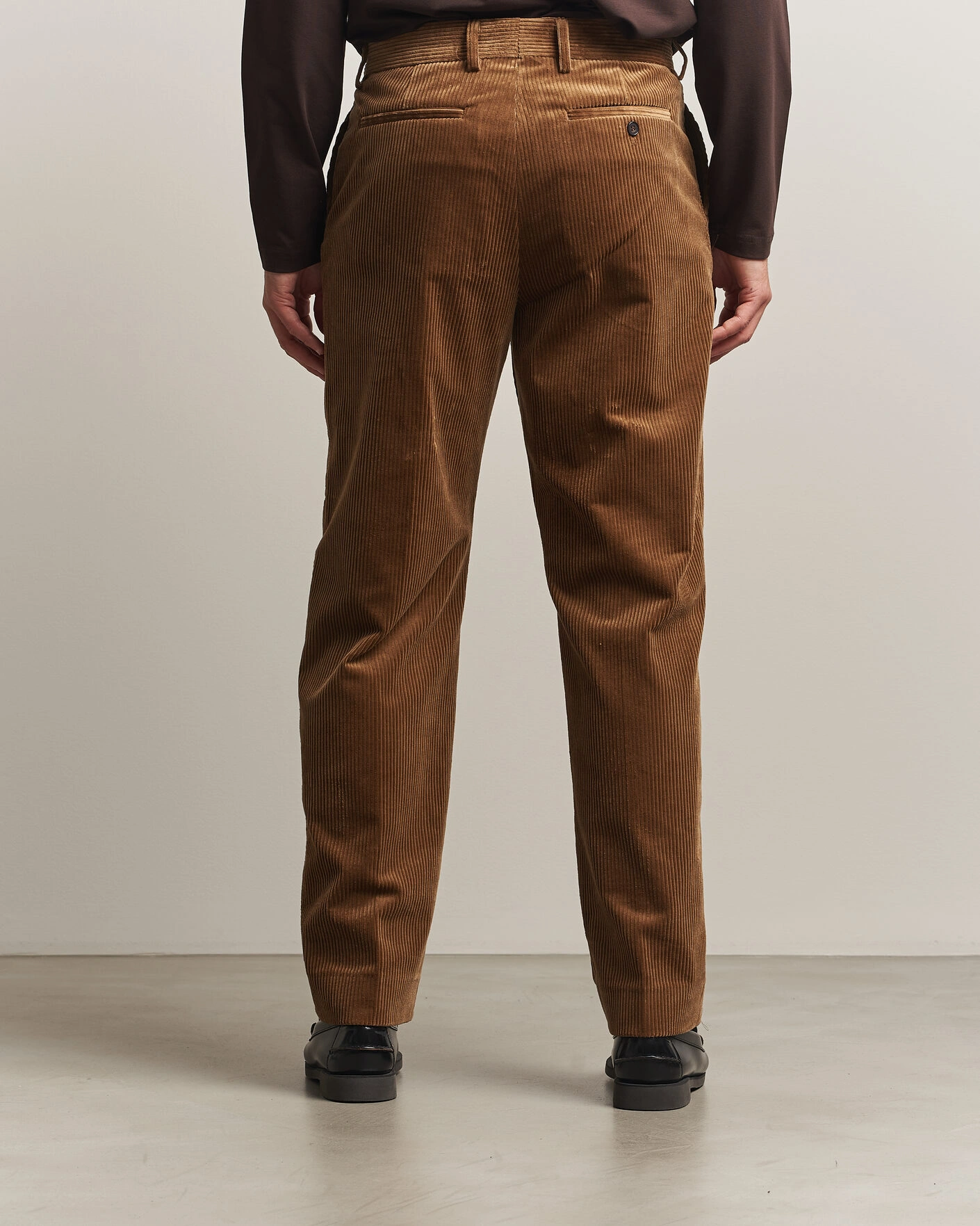 Herr | Byxor | Filippa K | Julian Corduroy Chino Trousers Tobacco