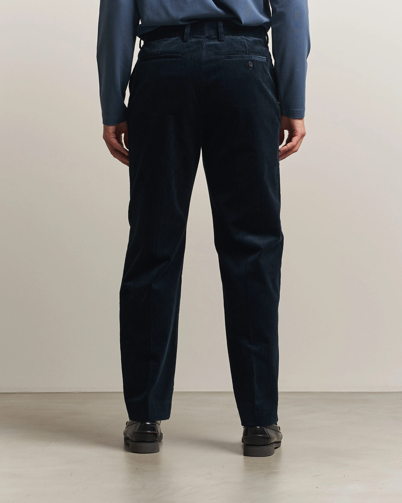 Herr | Byxor | Filippa K | Julian Corduroy Chino Trousers Dark Navy