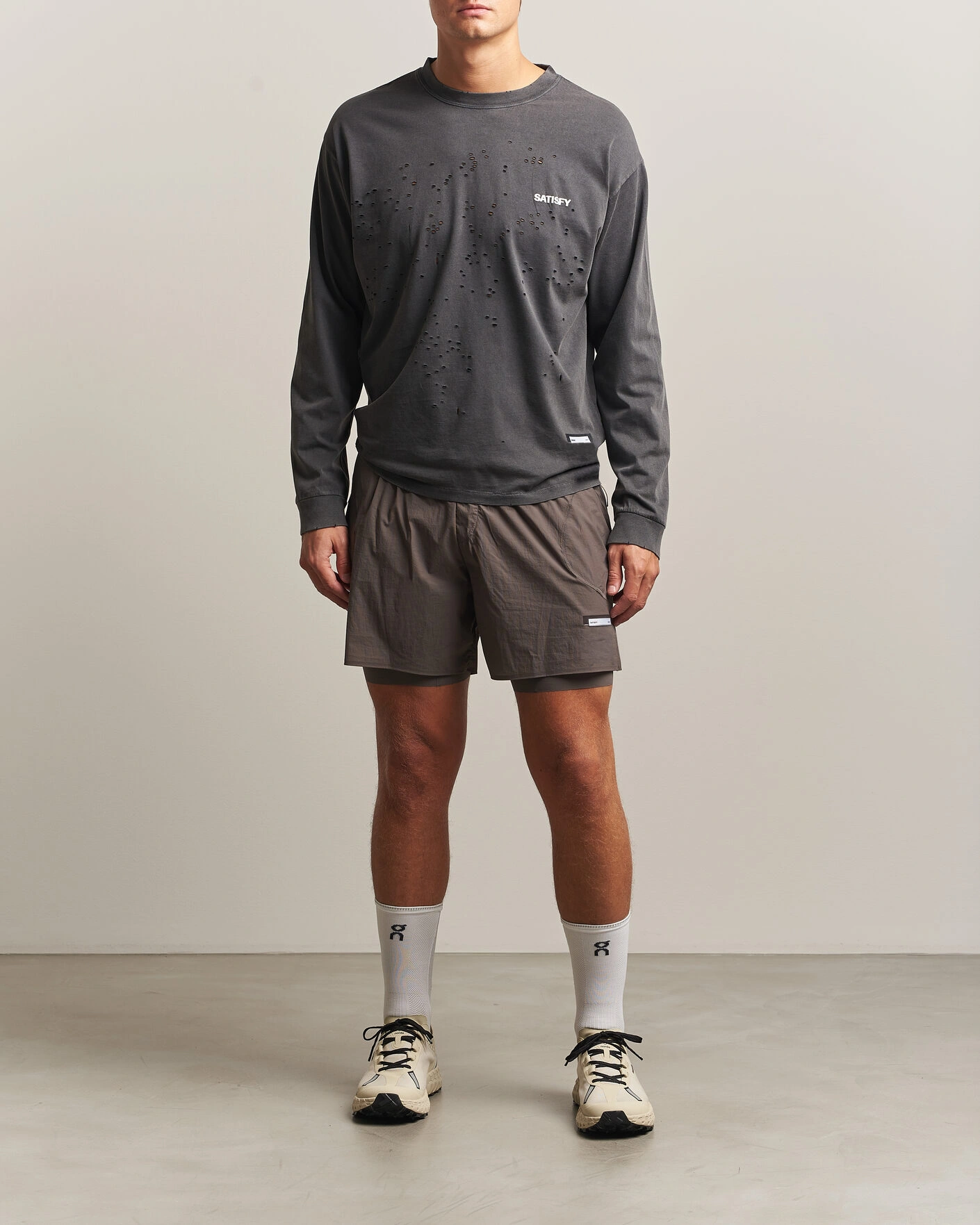 Herr | T-Shirts | Satisfy | MothTech Long Sleeve T-Shirt Aged Black