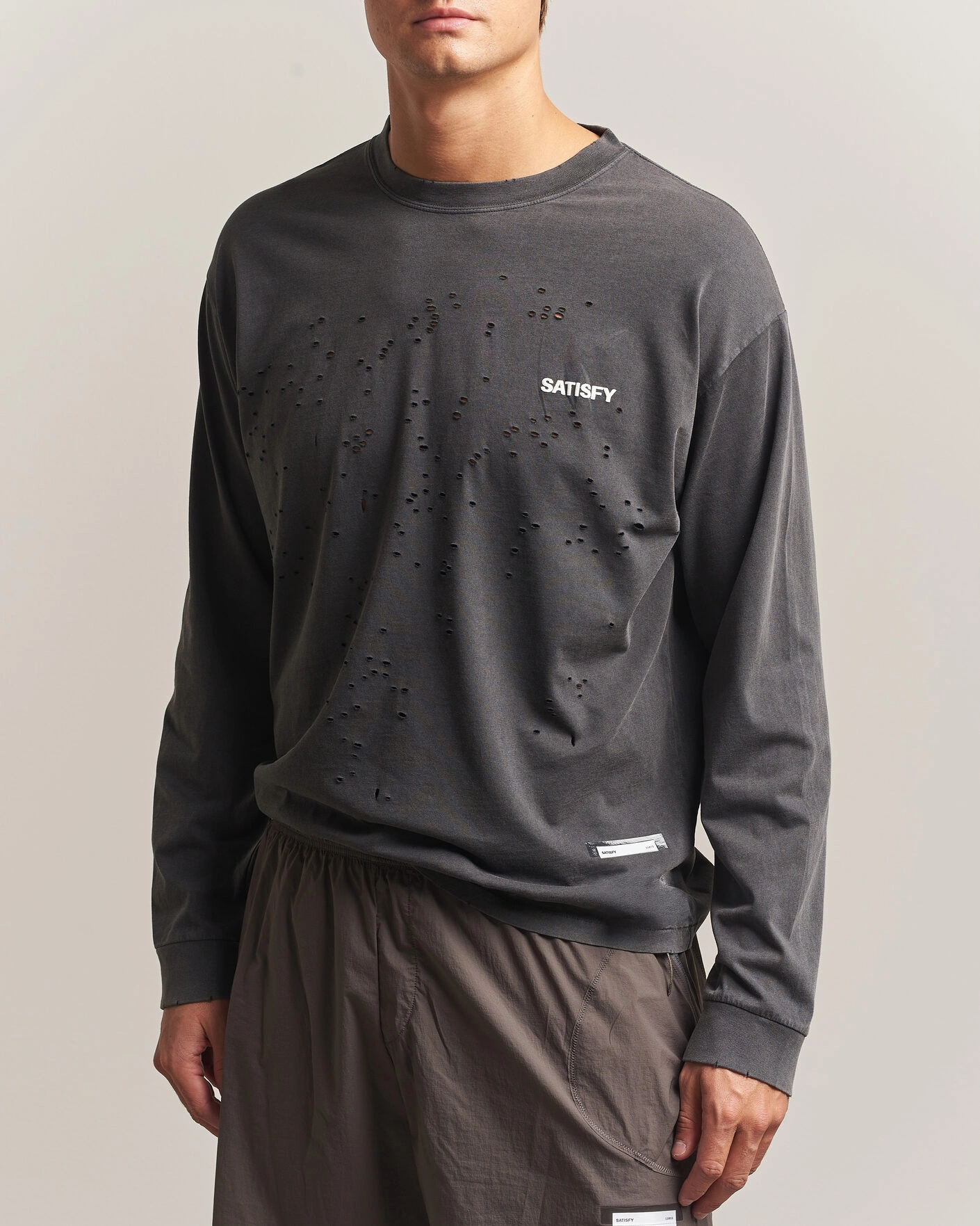 Herr | T-Shirts | Satisfy | MothTech Long Sleeve T-Shirt Aged Black