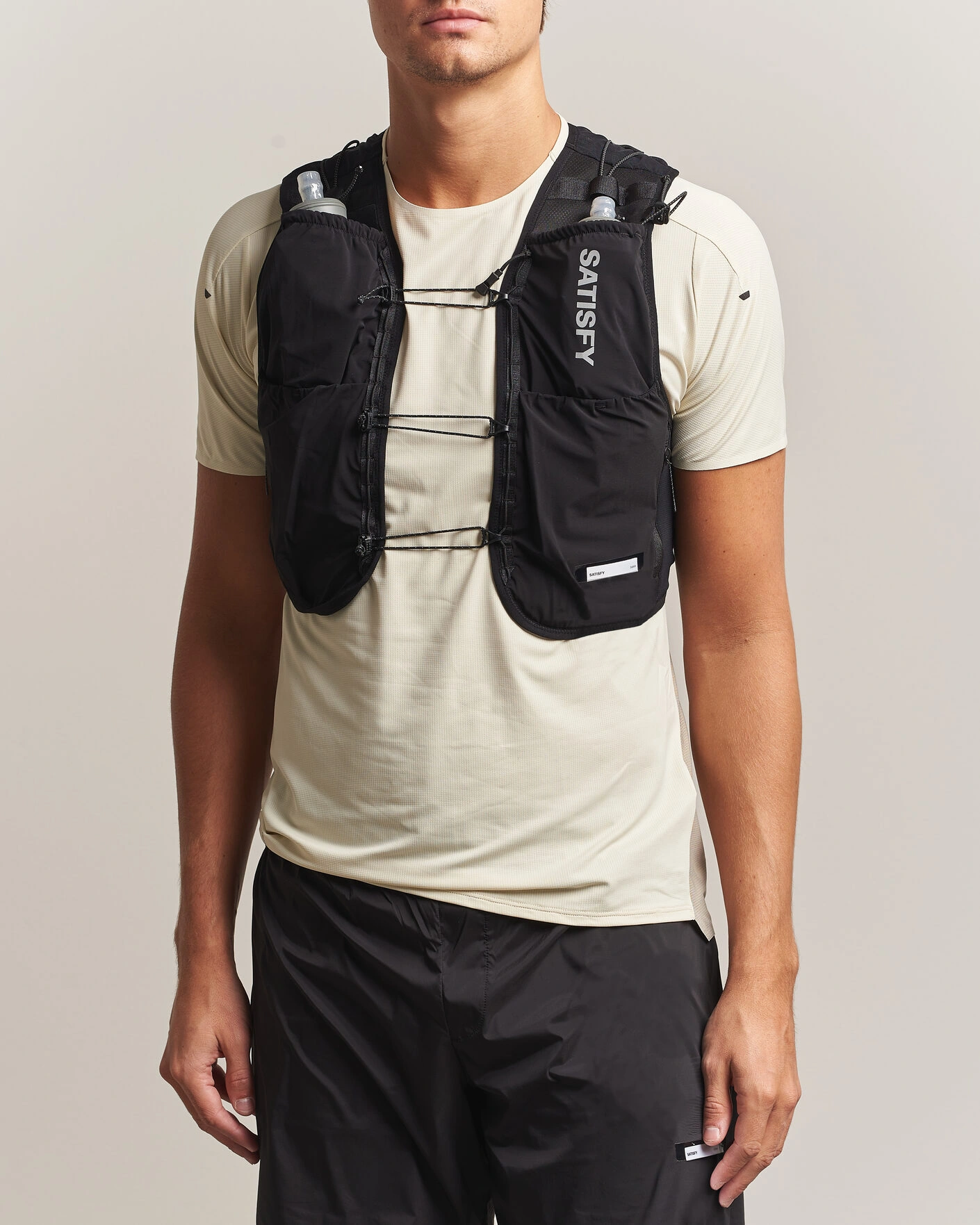 Herr | Active Accessoarer | Satisfy | TechSilk Drift Cordura 5L Hydration Vest Black
