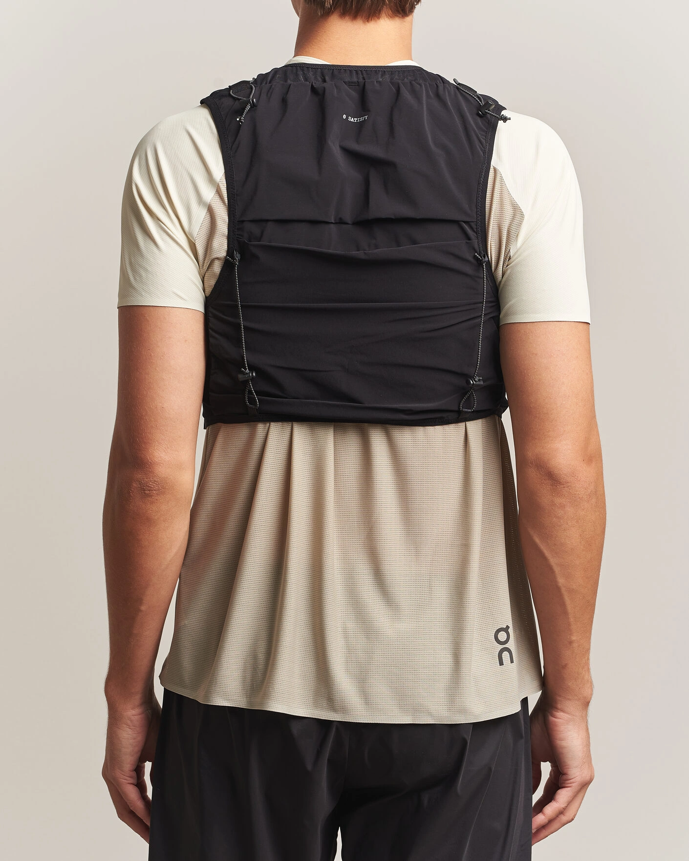 Herr | Active Accessoarer | Satisfy | TechSilk Drift Cordura 5L Hydration Vest Black