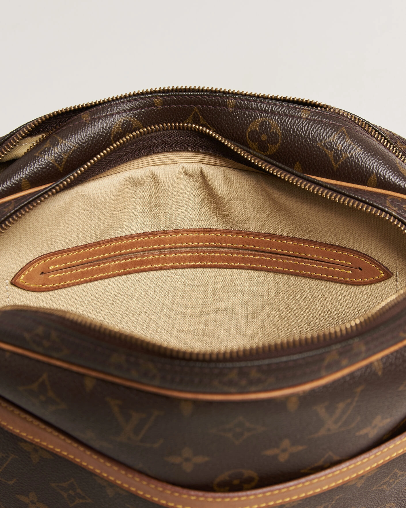 Herr | Pre-Owned & Vintage Bags | Louis Vuitton Pre-Owned | Reporter Bag PM Monogram