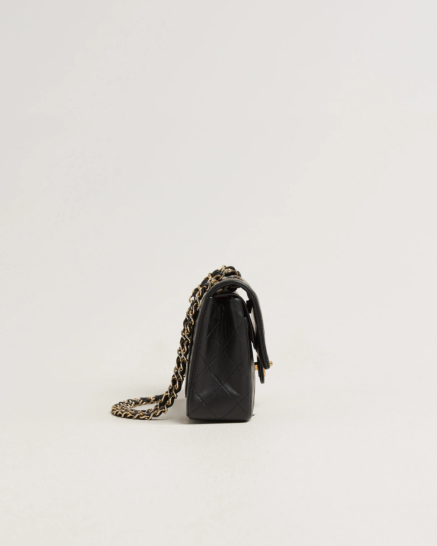 Herr | Pre-Owned & Vintage Bags | Chanel Pre-Owned | Classic Small Double Flap Bag Lambskin Black