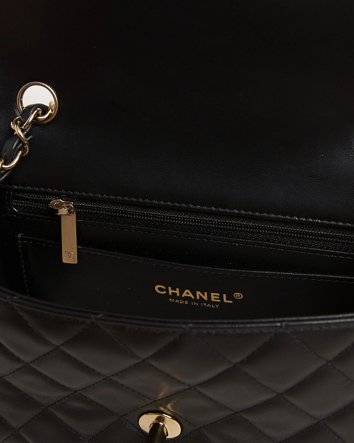 Herr | Pre-Owned & Vintage Bags | Chanel Pre-Owned | Classic Mini Rectangular Single Flap Bag Lambskin Black