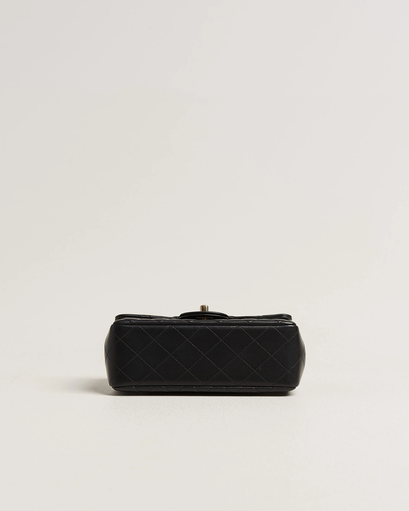 Herr | Pre-Owned & Vintage Bags | Chanel Pre-Owned | Classic Mini Rectangular Single Flap Bag Lambskin Black