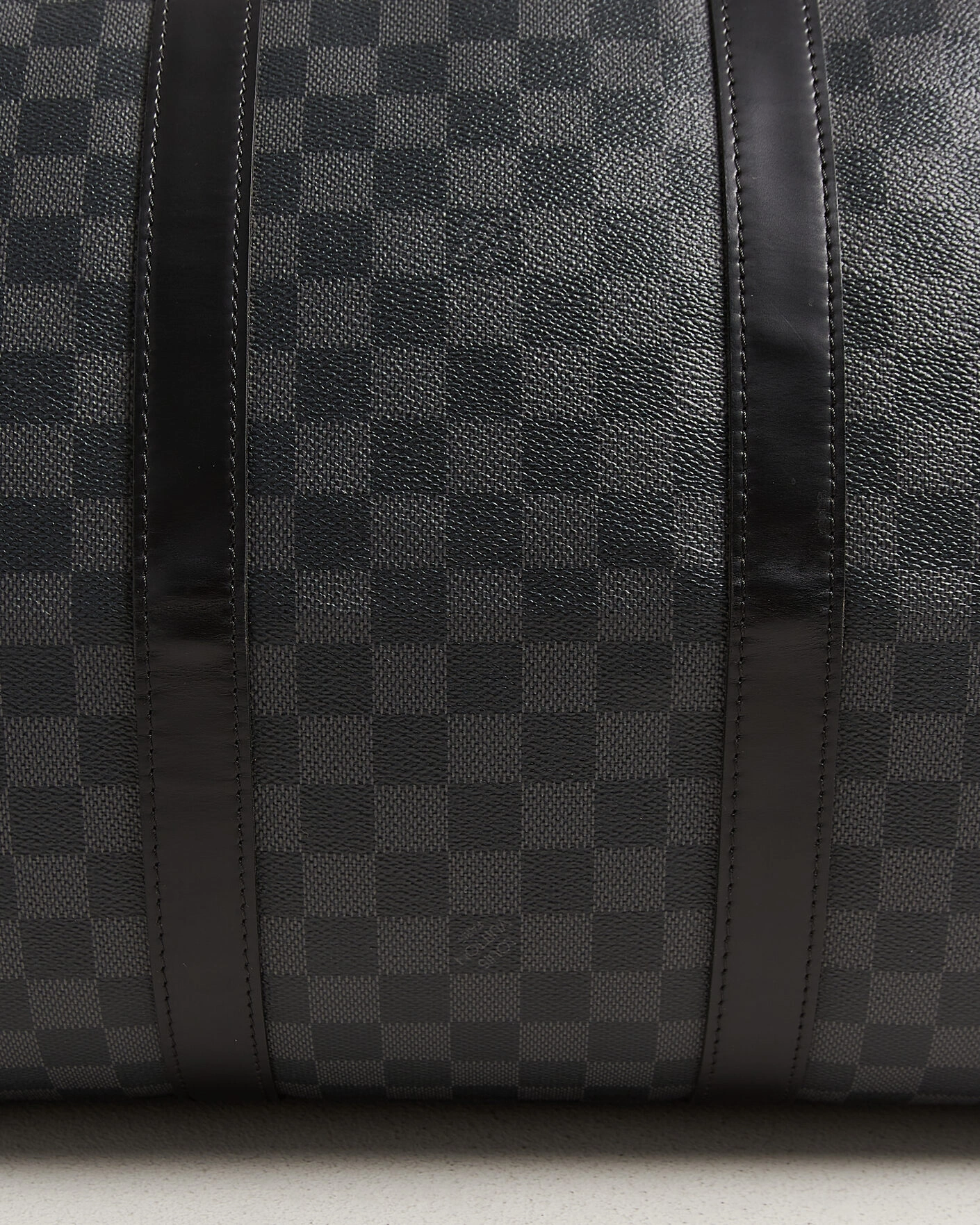 Herr | Pre-Owned & Vintage Bags | Louis Vuitton Pre-Owned | Keepall Bandouliére 55 Damier Graphite