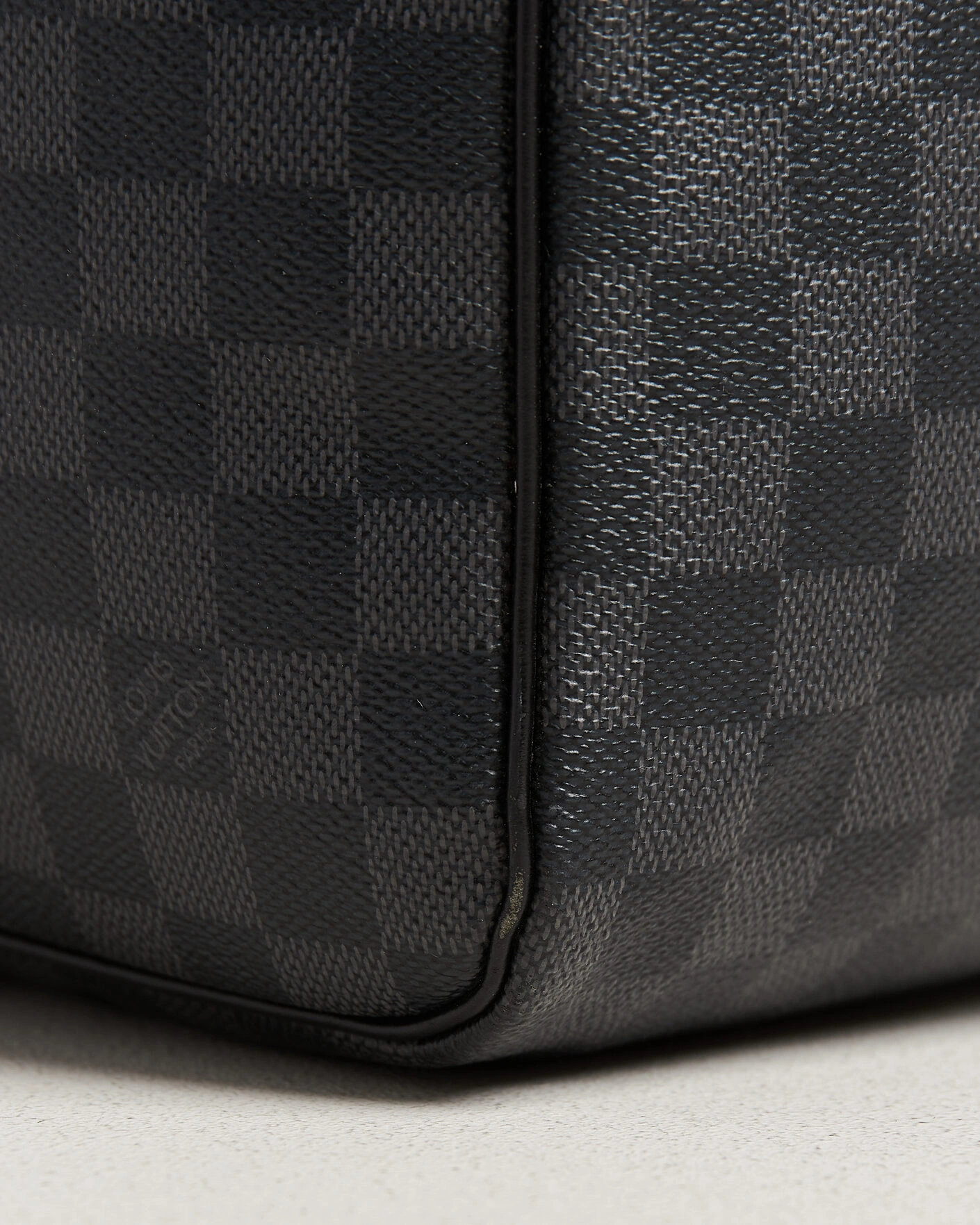 Herr | Pre-Owned & Vintage Bags | Louis Vuitton Pre-Owned | Keepall Bandouliére 55 Damier Graphite