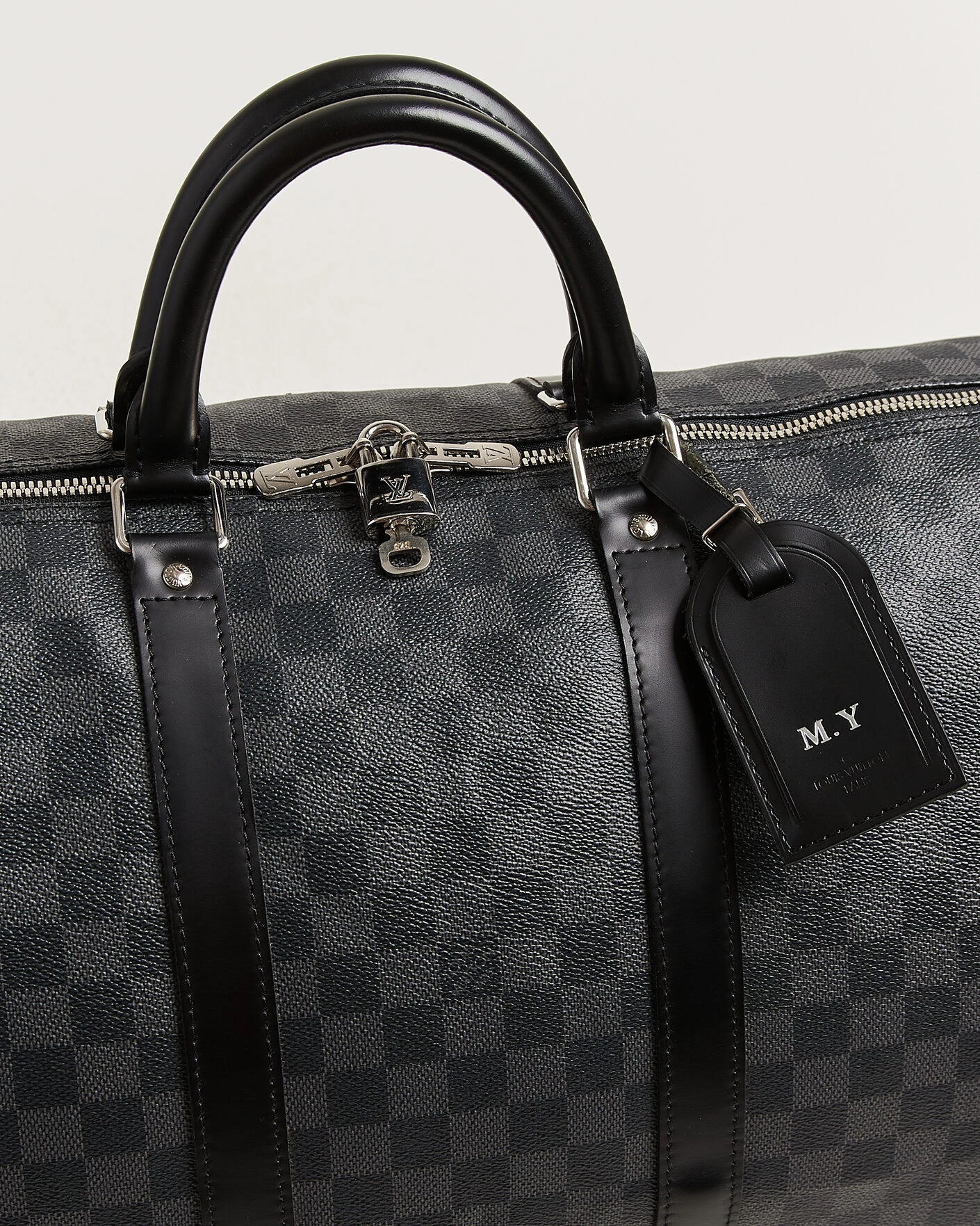 Herr | Pre-Owned & Vintage Bags | Louis Vuitton Pre-Owned | Keepall Bandouliére 55 Damier Graphite
