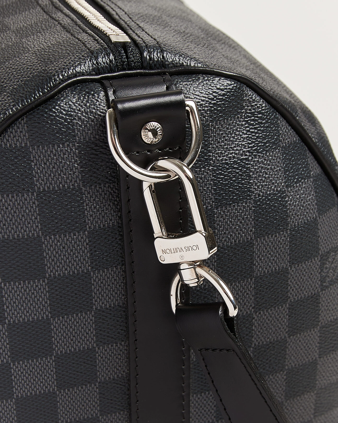 Herr | Pre-Owned & Vintage Bags | Louis Vuitton Pre-Owned | Keepall Bandouliére 55 Damier Graphite