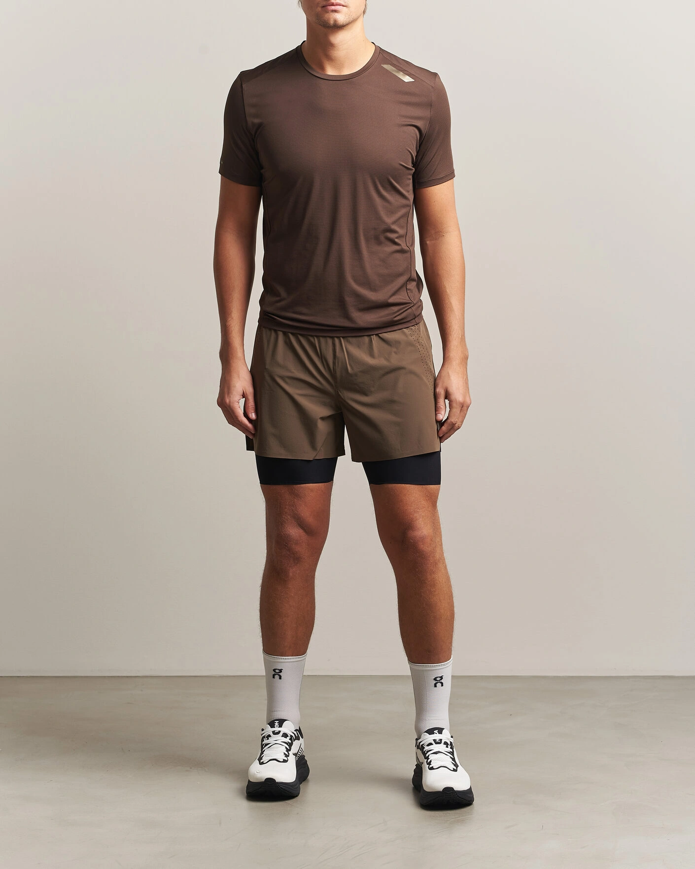 Herr | T-Shirts | SOAR Running | Eco Tech T-Shirt Brown