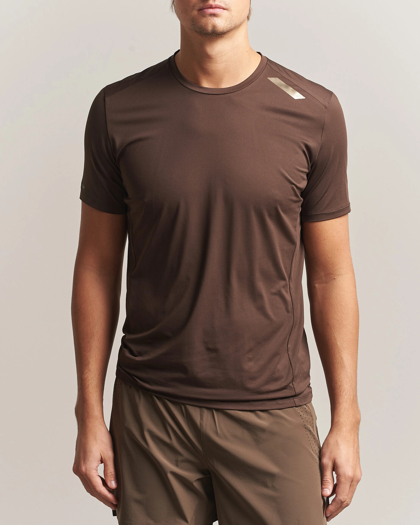 Herr | T-Shirts | SOAR Running | Eco Tech T-Shirt Brown