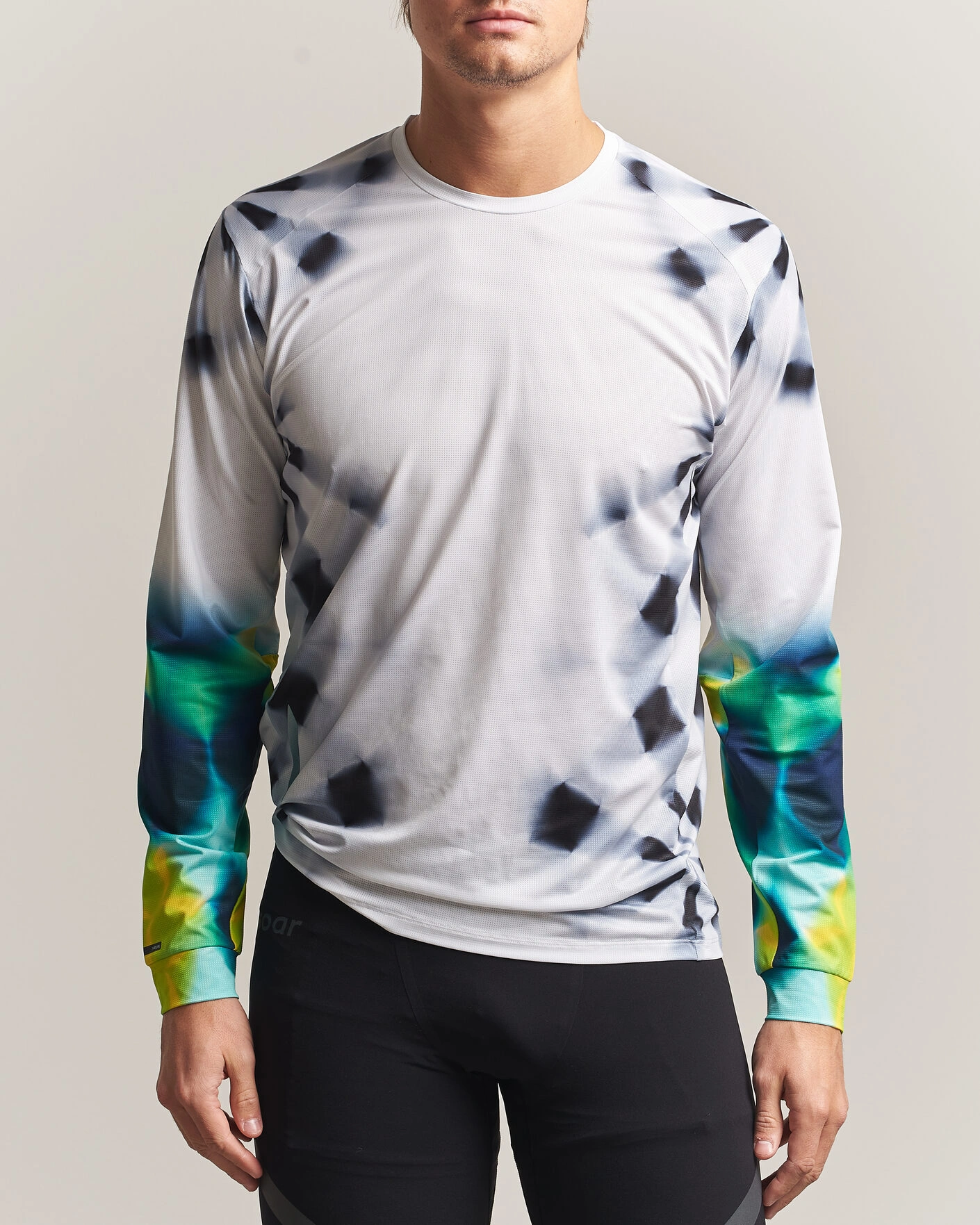 Herr | T-Shirts | SOAR Running | LS Printed Tech T-Shirt White/Grey