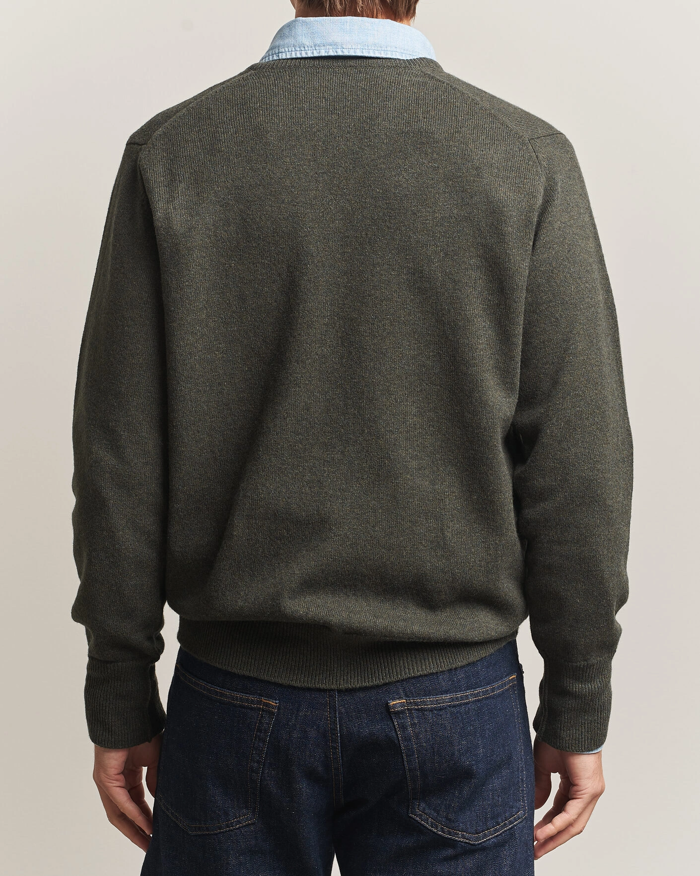 Herr | Tröjor | William Lockie | Rob Lambswool V-Neck Seaweed