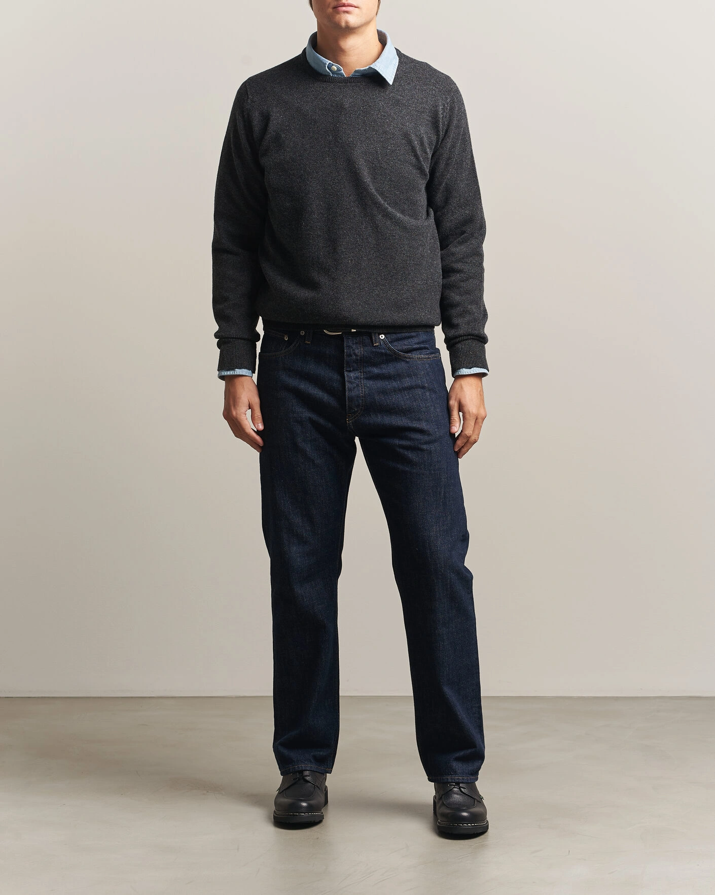 Herr | Tröjor | William Lockie | Rob Lambswool Crewneck Charcoal