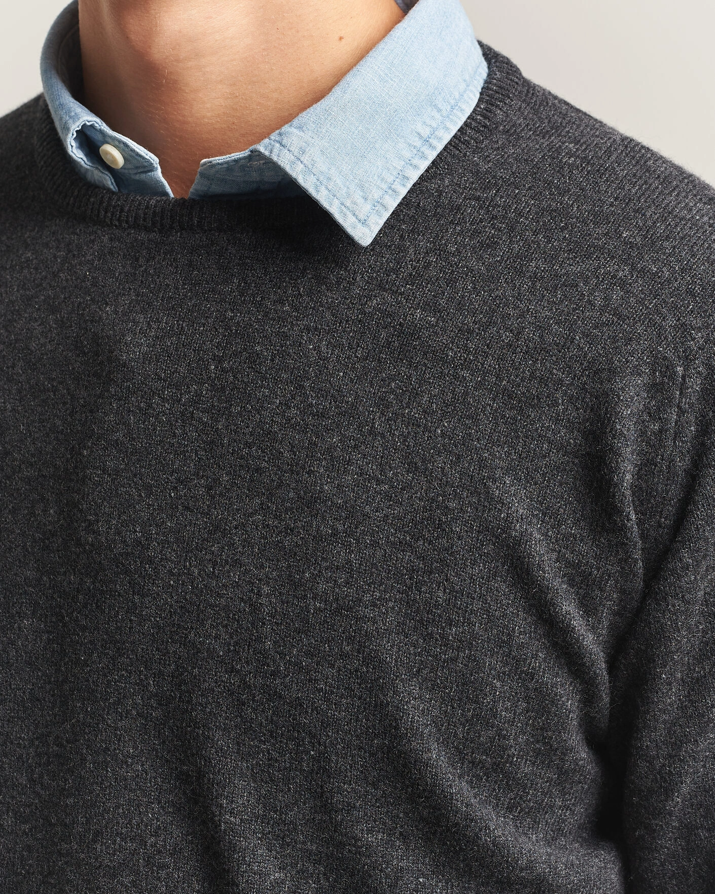 Herr | Tröjor | William Lockie | Rob Lambswool Crewneck Charcoal