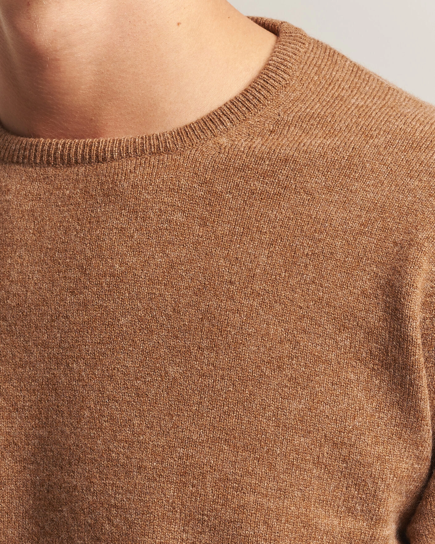 Herr | Tröjor | William Lockie | Rob Lambswool Crewneck Driftwood