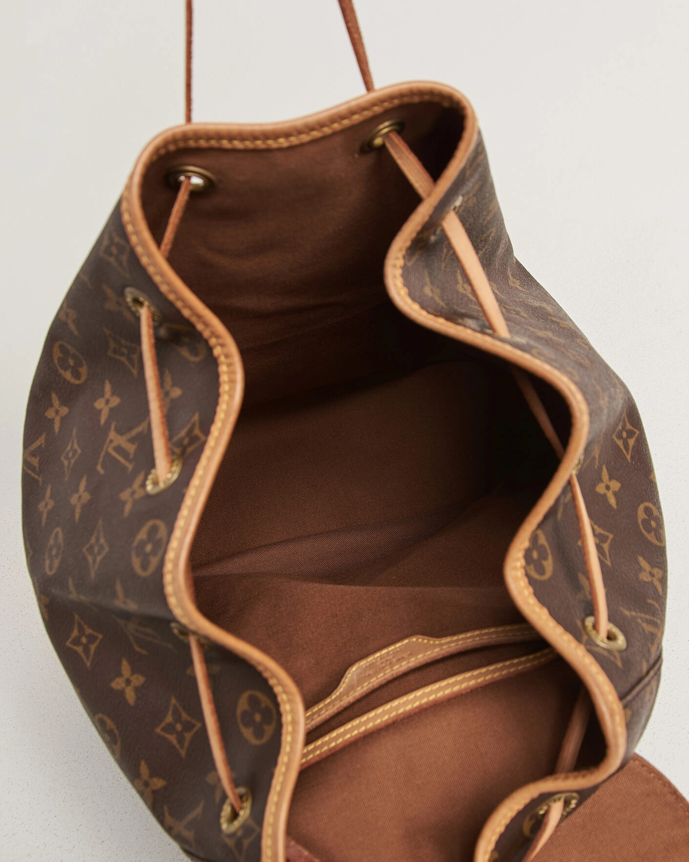 Herr | Pre-Owned & Vintage Bags | Louis Vuitton Pre-Owned | Montsouris GM Backpack Monogram