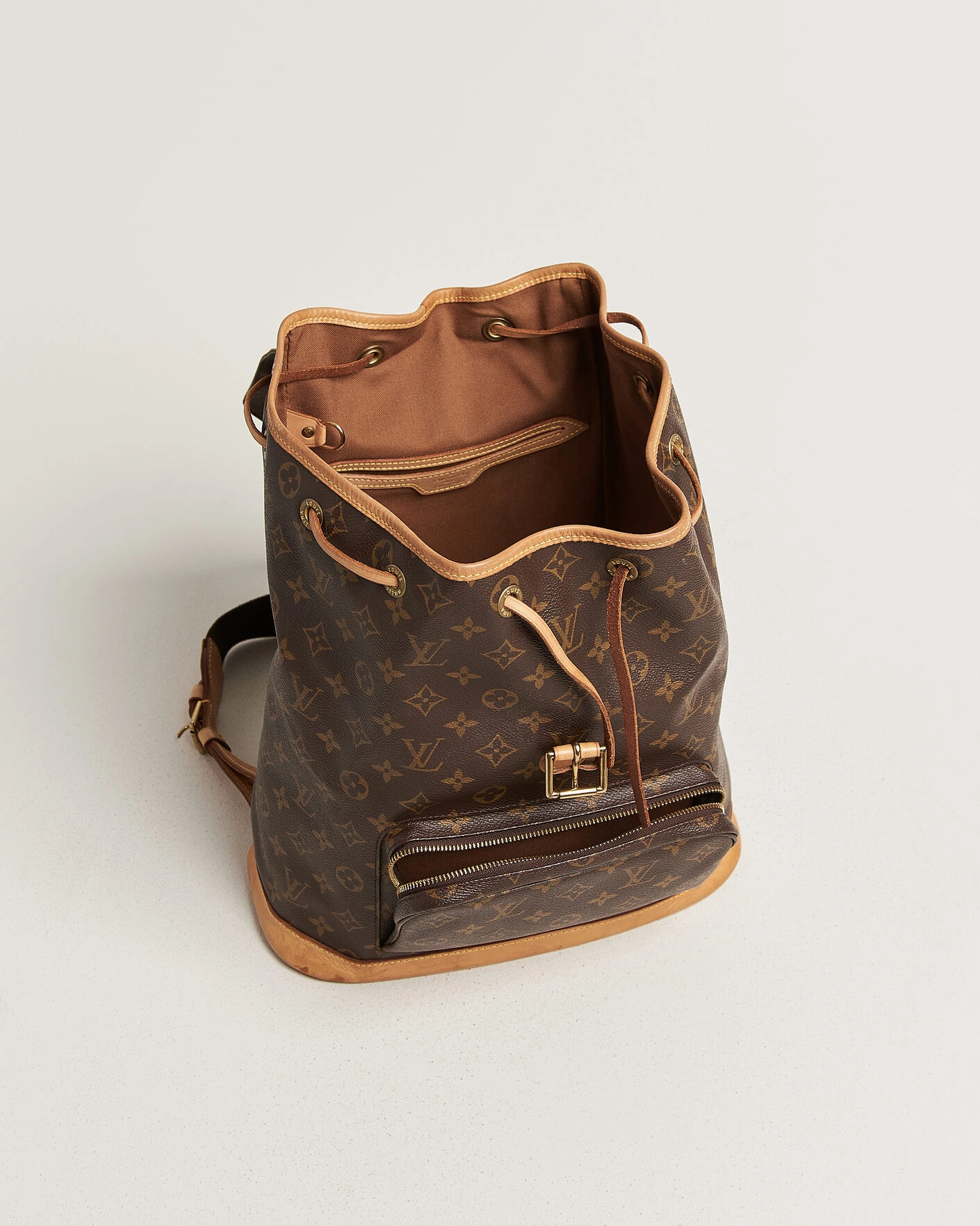 Herr | Pre-Owned & Vintage Bags | Louis Vuitton Pre-Owned | Montsouris GM Backpack Monogram