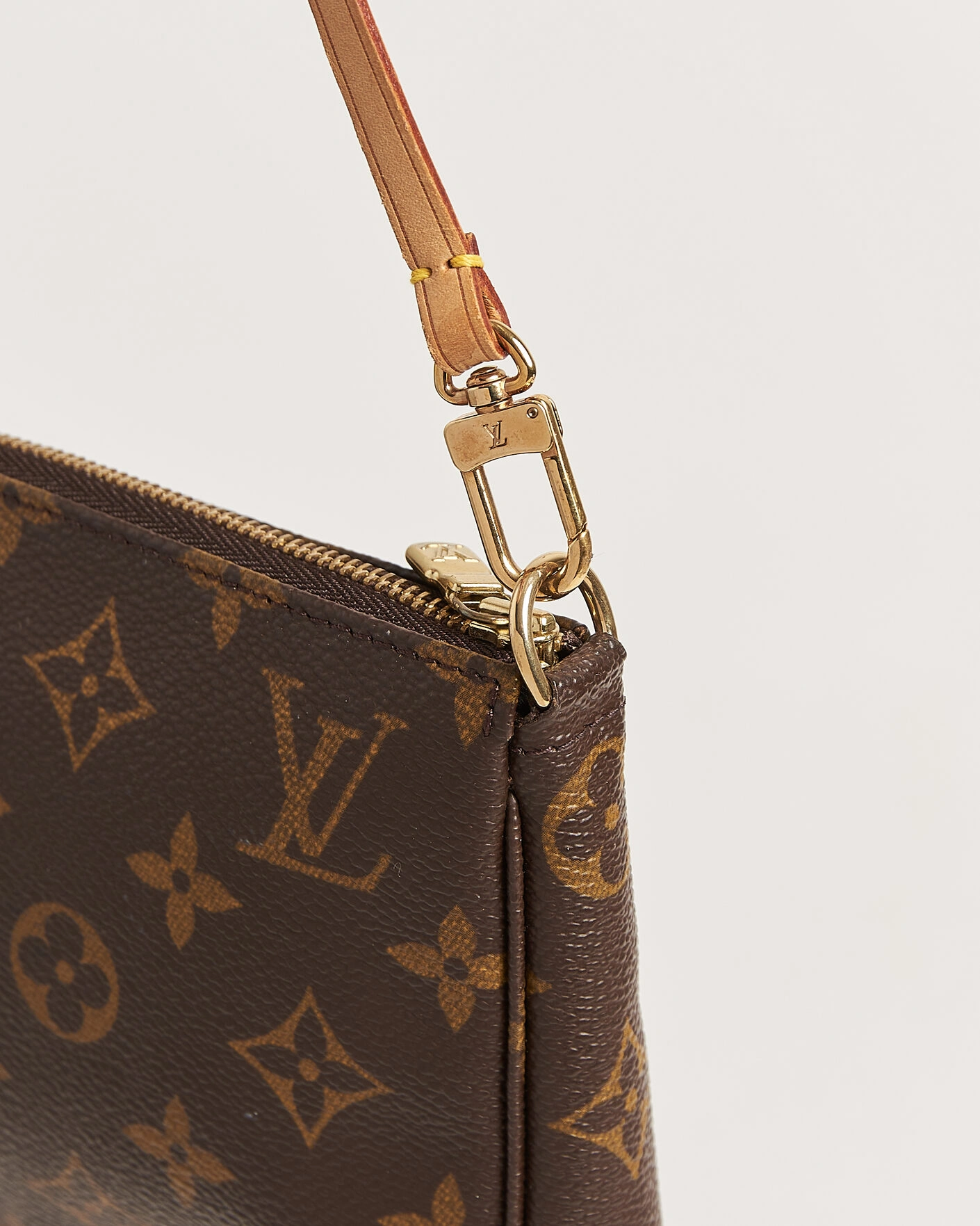 Herr | Pre-Owned & Vintage Bags | Louis Vuitton Pre-Owned | Pochette Accessoires Monogram