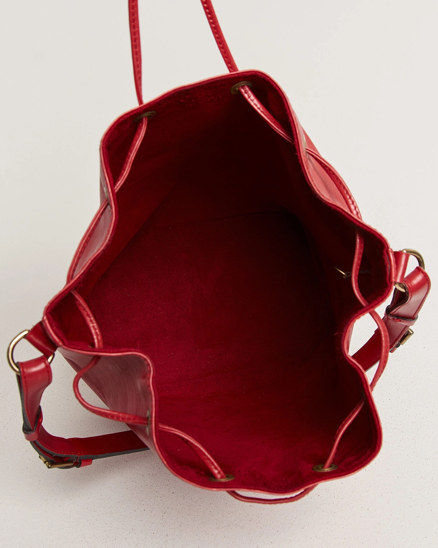 Herr | Pre-Owned & Vintage Bags | Louis Vuitton Pre-Owned | Noé Epi Leather Red