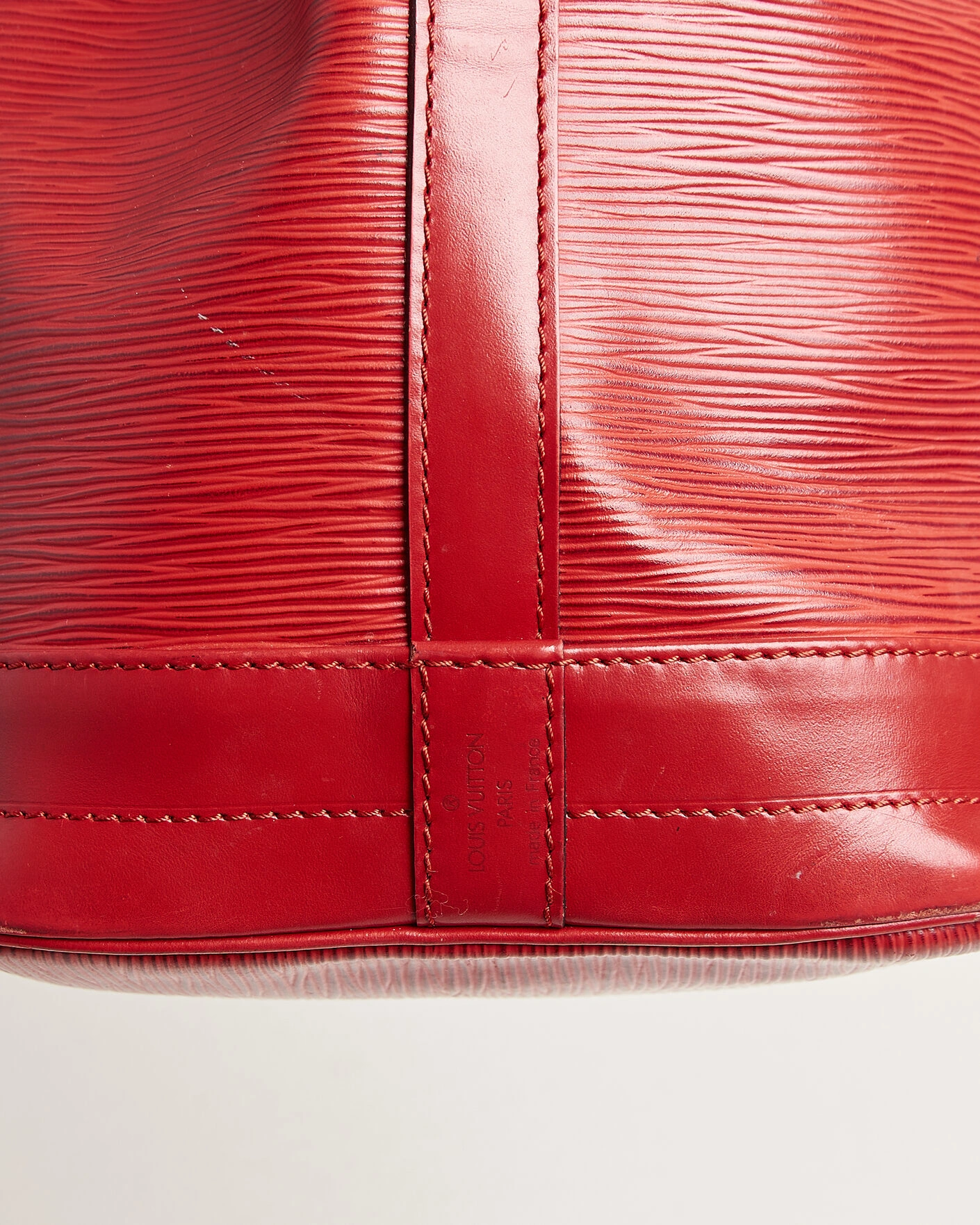 Herr | Pre-Owned & Vintage Bags | Louis Vuitton Pre-Owned | Noé Epi Leather Red
