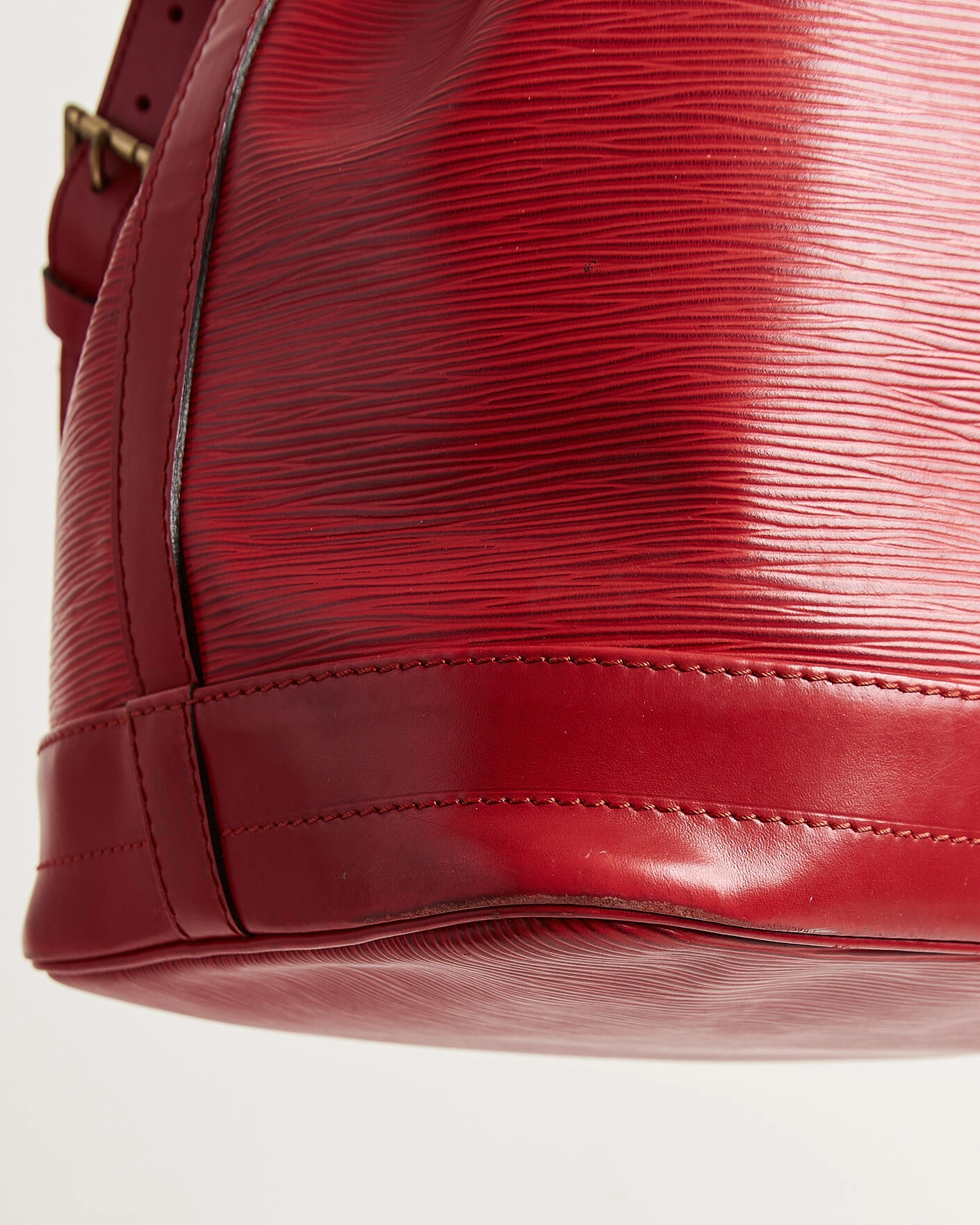 Herr | Pre-Owned & Vintage Bags | Louis Vuitton Pre-Owned | Noé Epi Leather Red