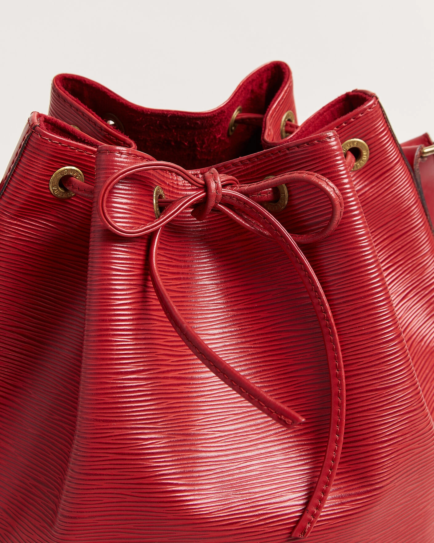 Herr | Pre-Owned & Vintage Bags | Louis Vuitton Pre-Owned | Noé Epi Leather Red