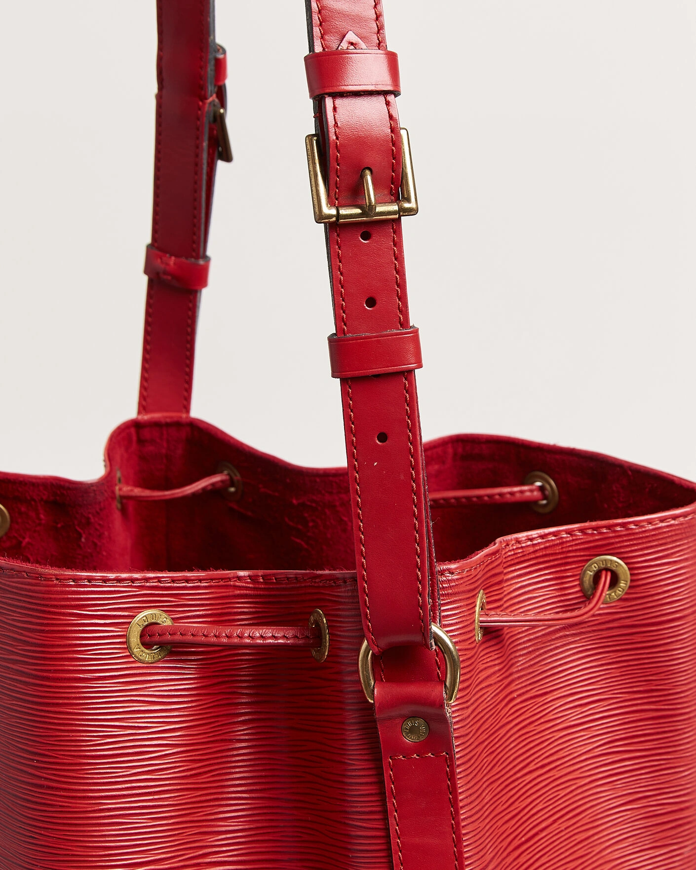 Herr | Pre-Owned & Vintage Bags | Louis Vuitton Pre-Owned | Noé Epi Leather Red