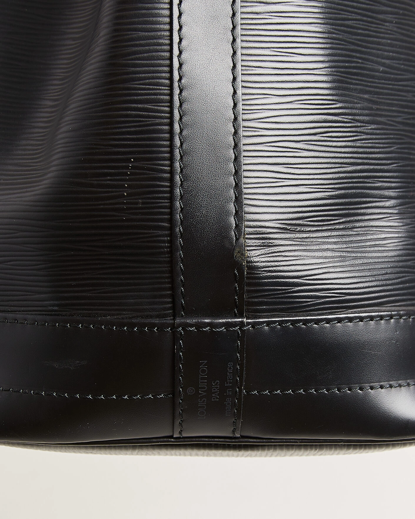 Herr | Pre-Owned & Vintage Bags | Louis Vuitton Pre-Owned | Noé Epi Leather Black