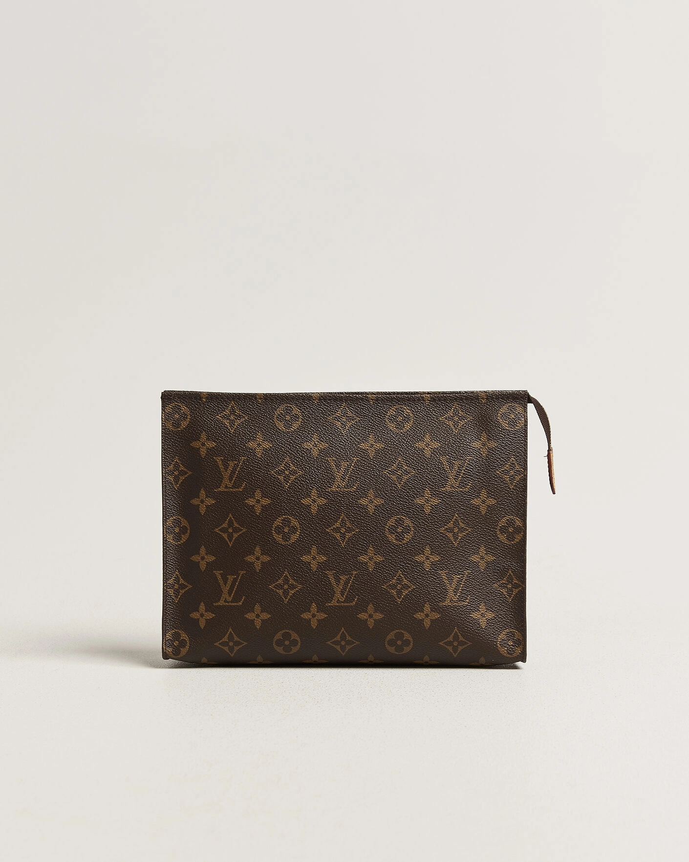 Herr | Pre-Owned & Vintage Bags | Louis Vuitton Pre-Owned | Poche Toilette NM Monogram