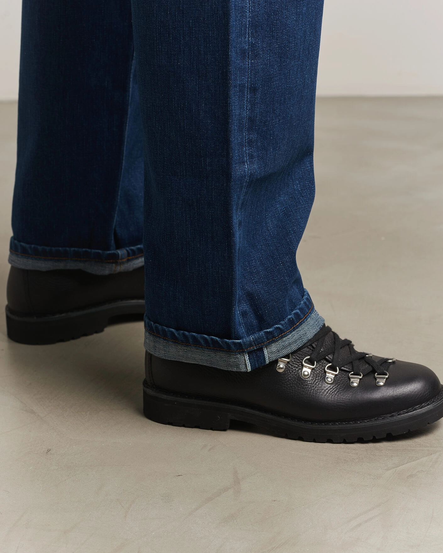 Herr | Byxor | NN07 | Otis Relaxed Fit Selvedge Jeans Medium Indigo