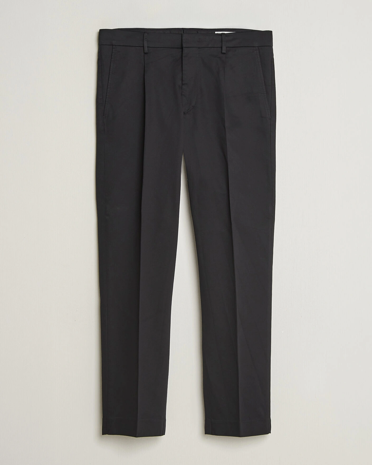 Herr | Byxor | NN07 | Bill Pleated Cotton Chinos Black